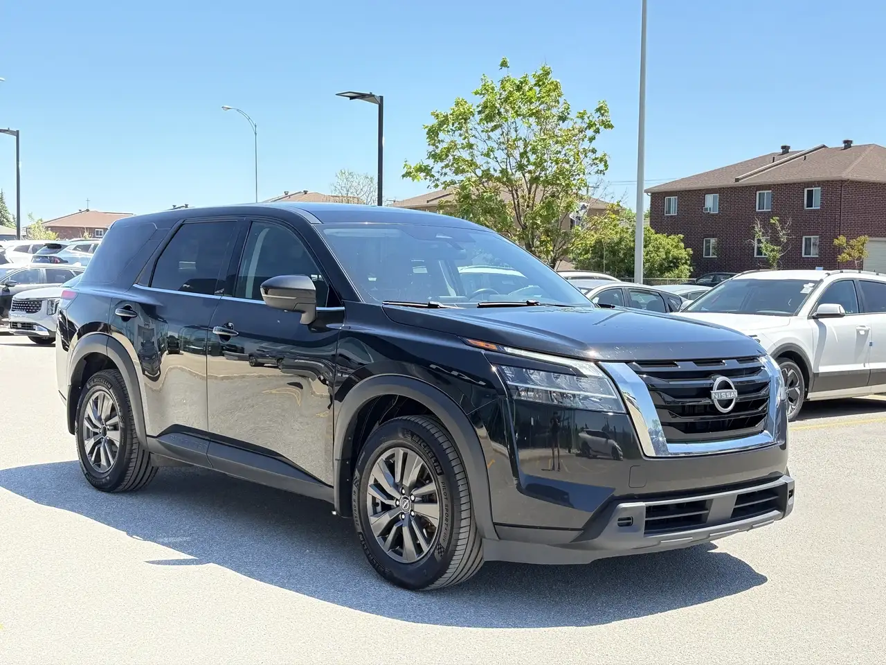 Nissan Pathfinder снимка Nissan Pathfinder