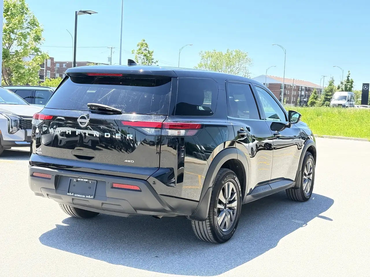 Nissan Pathfinder снимка Nissan Pathfinder