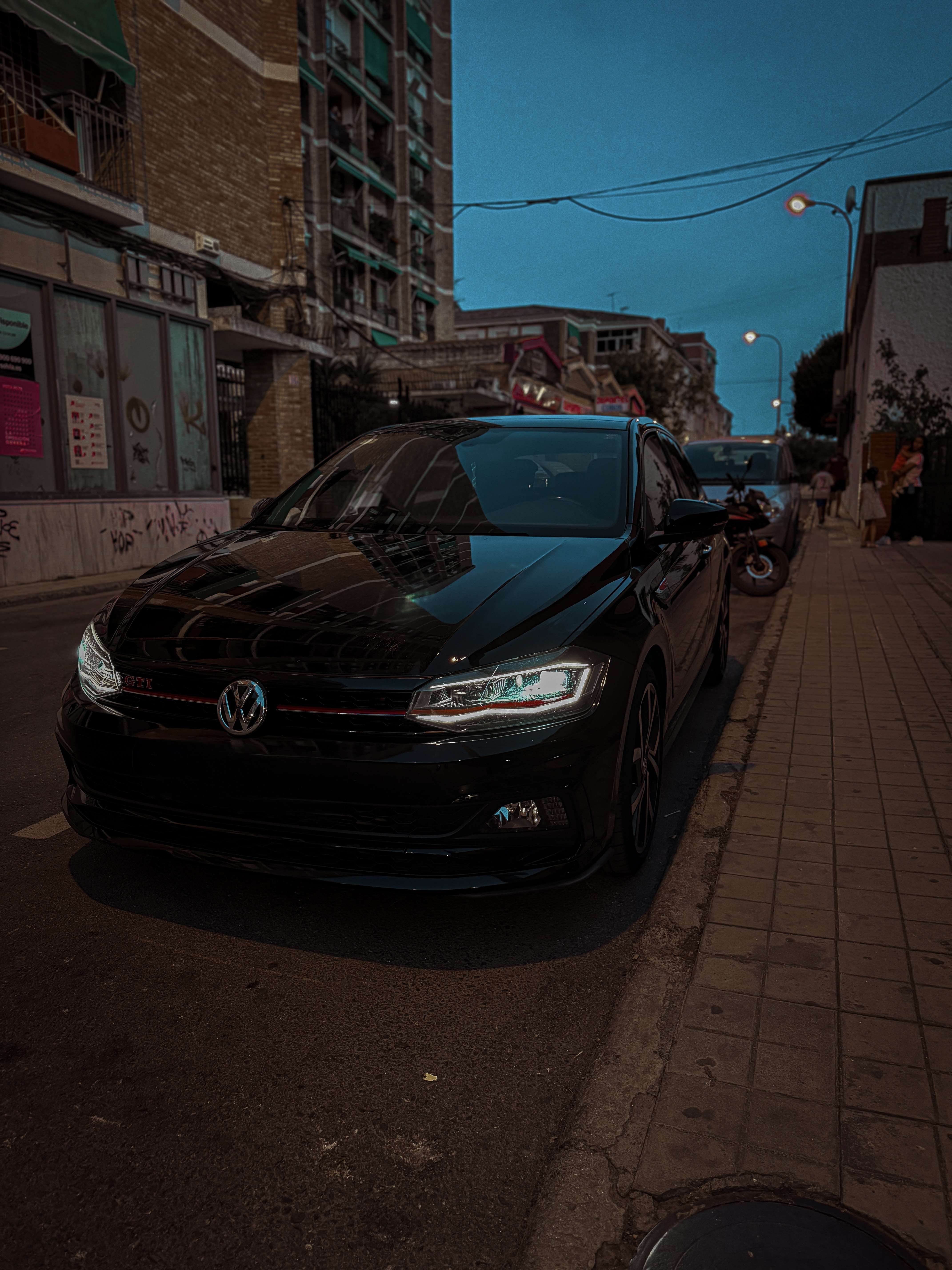 Volkswagen Polo GTI 2.0 TSI DSG - foto 1