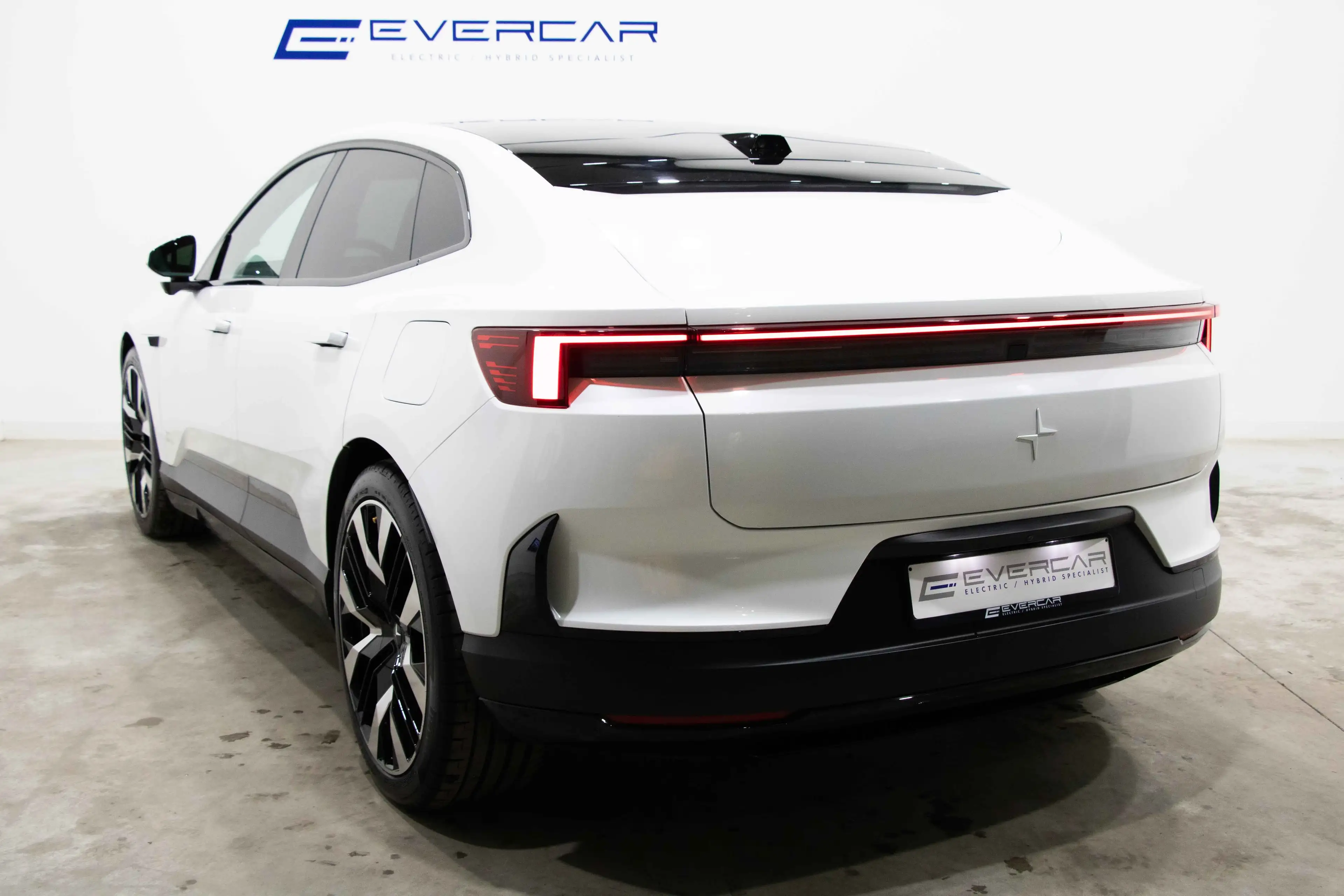 Polestar 4 LONG RANGE PERFORMANCE PLUS **FULL FULL OPTIONS** — photo 6