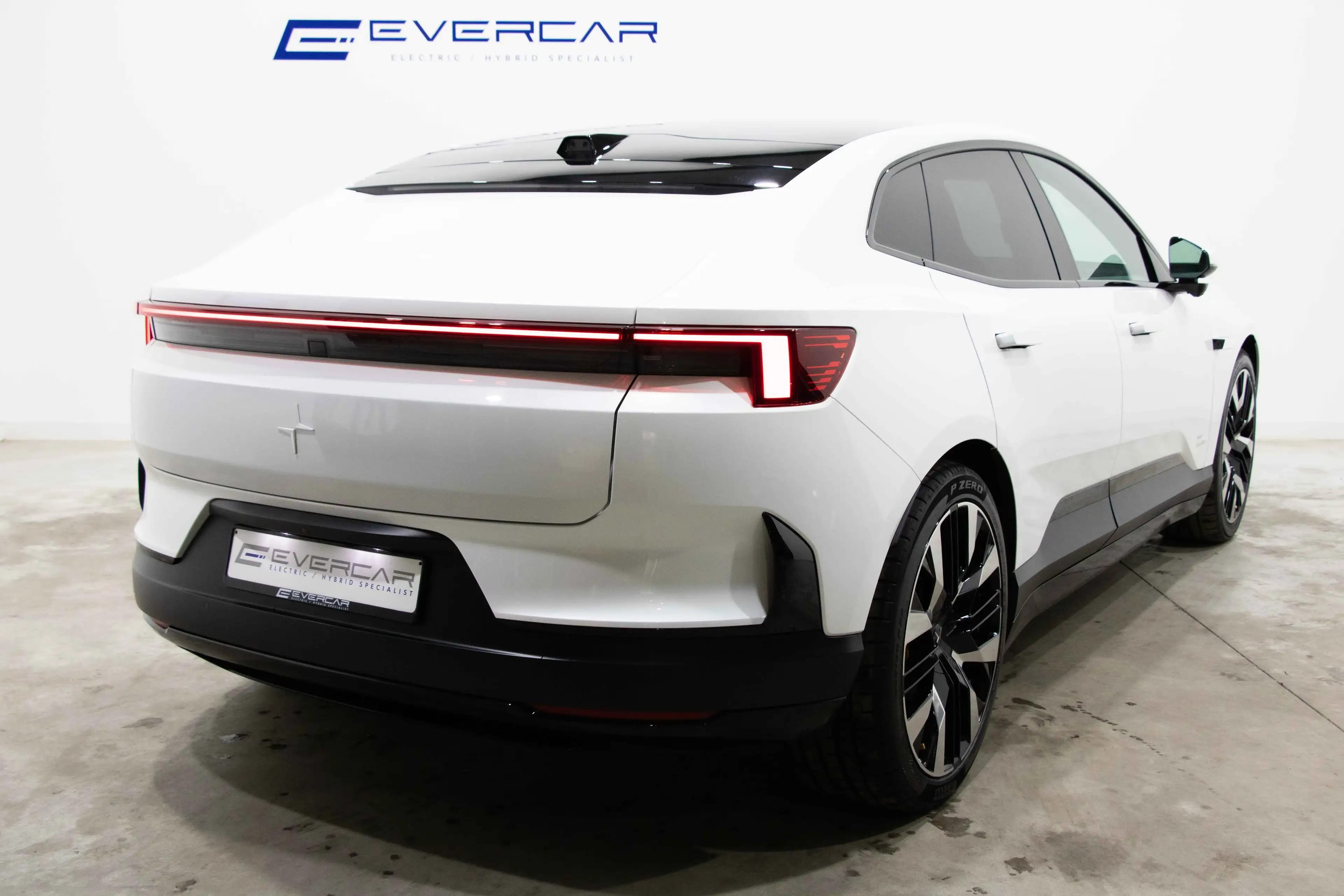 Polestar 4 LONG RANGE PERFORMANCE PLUS **FULL FULL OPTIONS** — photo 4