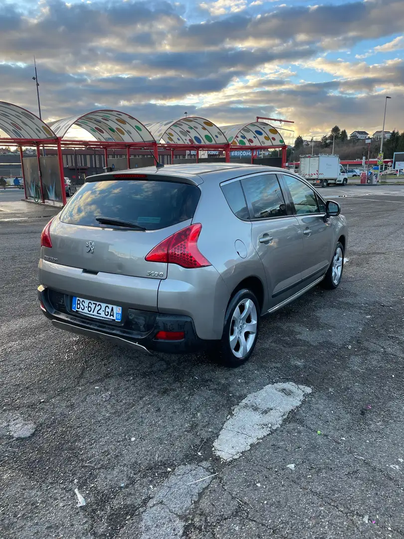 Peugeot 3008 1.6 HDi 16V 112ch FAP Allure Beżowy - 2