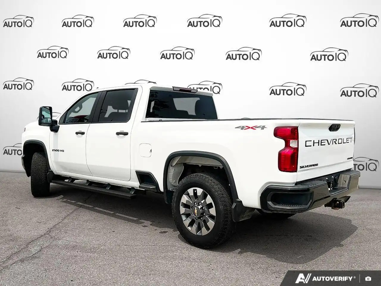 Chevrolet Silverado 2500 photo Chevrolet Silverado 2500
