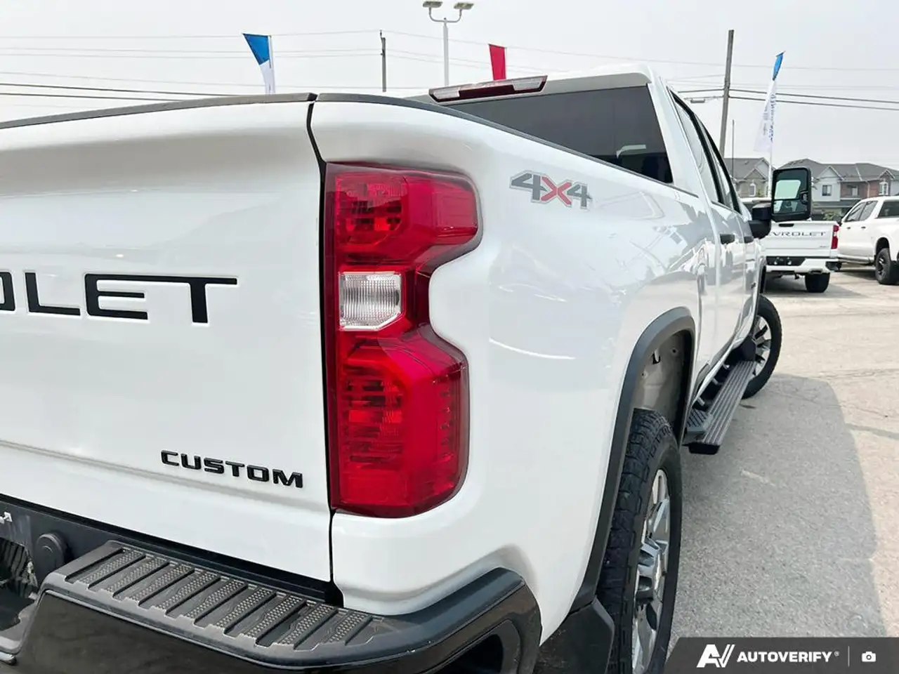 Chevrolet Silverado 2500 photo Chevrolet Silverado 2500