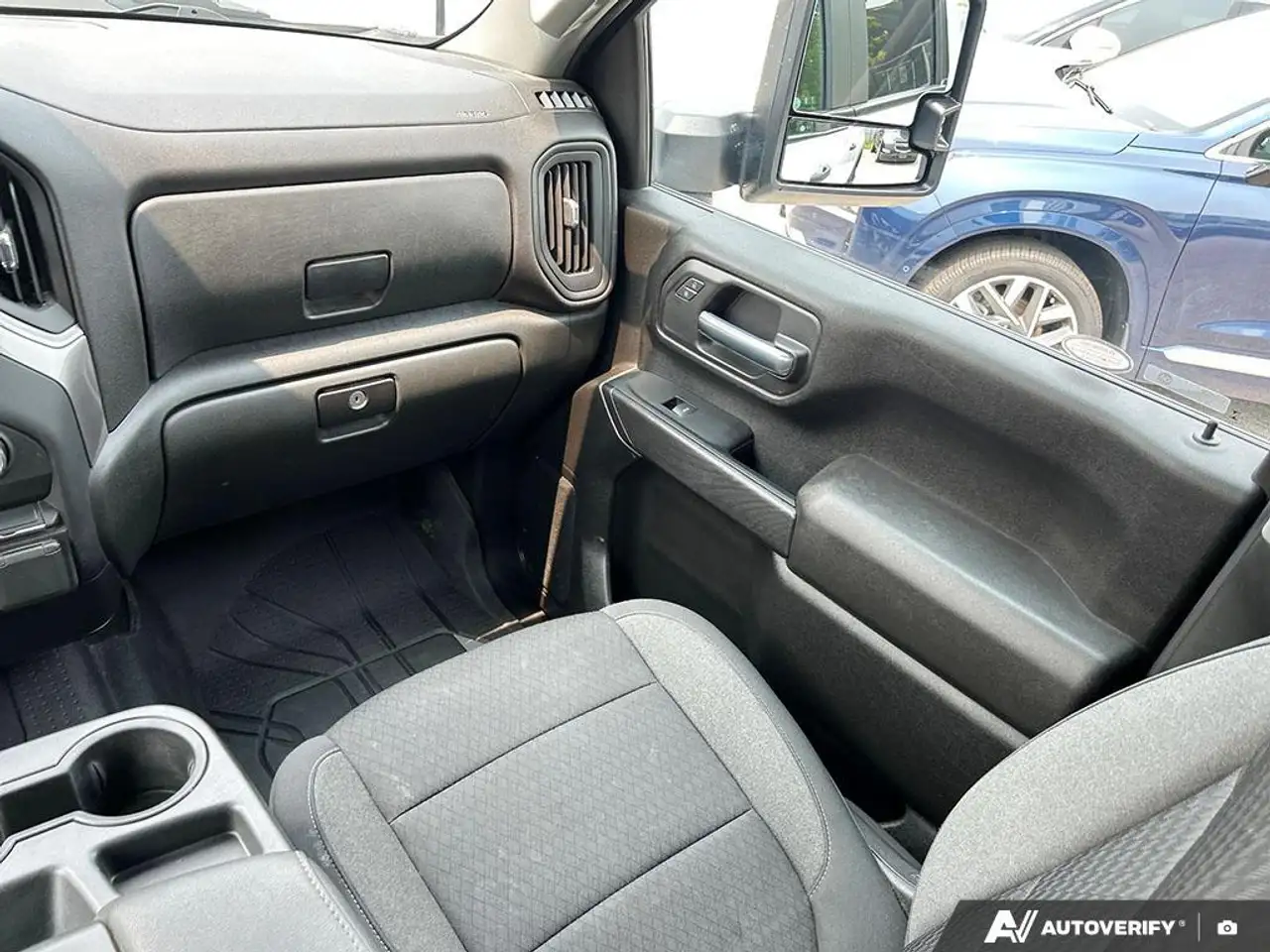 Chevrolet Silverado 2500 photo Chevrolet Silverado 2500