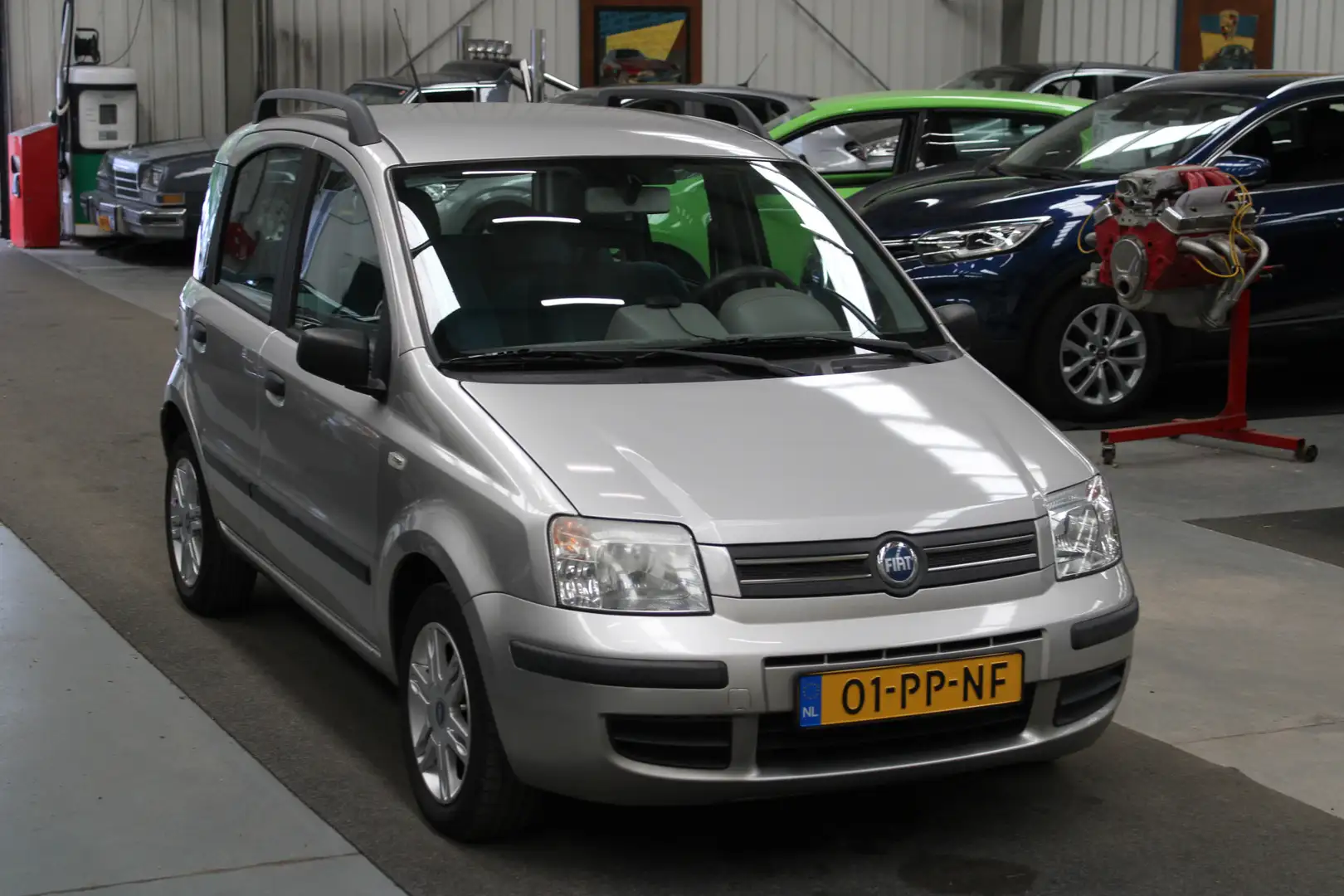 Fiat Panda 1.2 Emotion AUTOMAAT Airco, Stuurbekrachtiging, Gris - 2