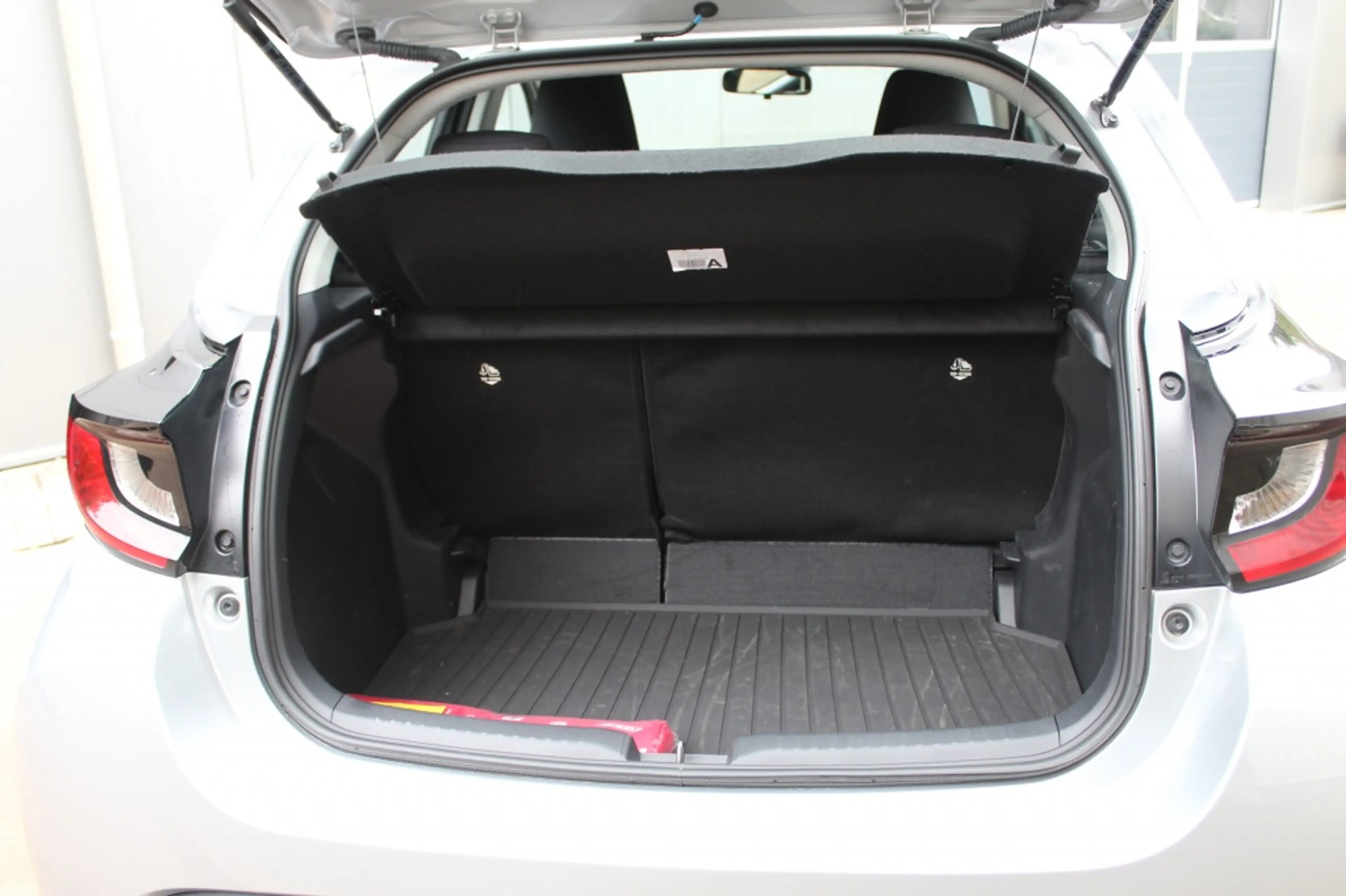 Mazda 2 Hybrid 1.5 Centre-line / Stoelverwarming /Apple Ca — photo 13