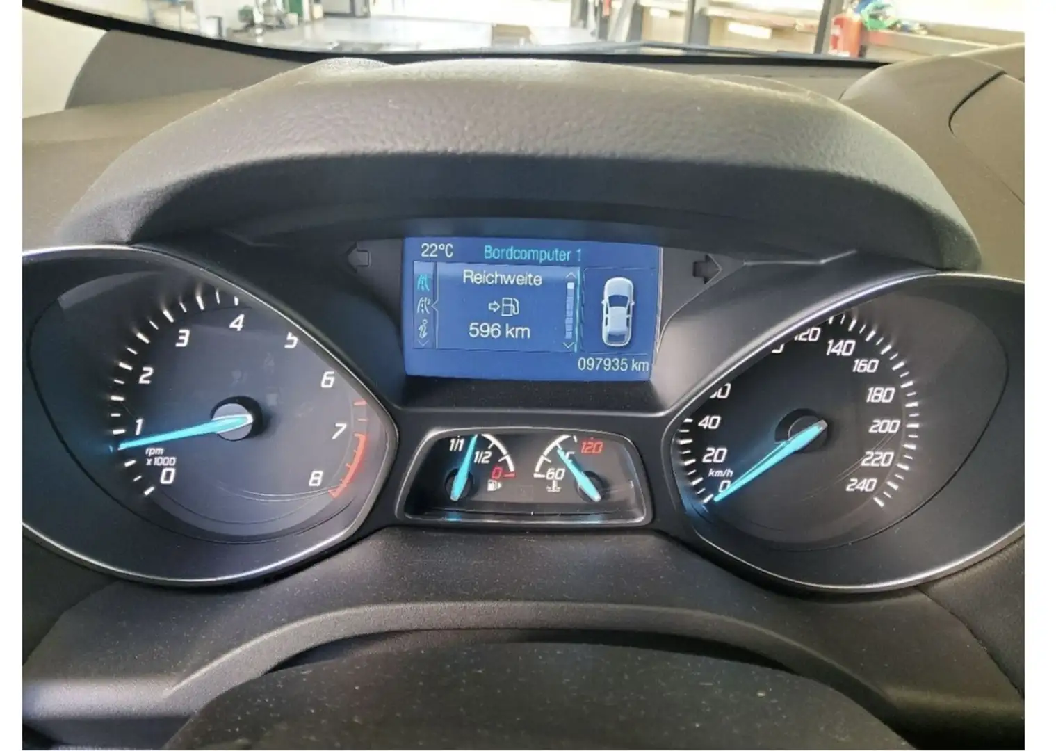 Ford Kuga Sync Edition Grau - 2
