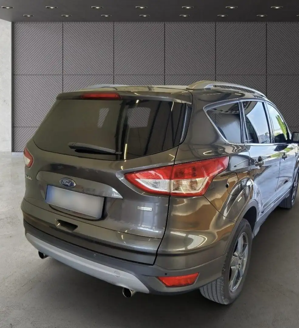 Ford Kuga Sync Edition Grau - 1