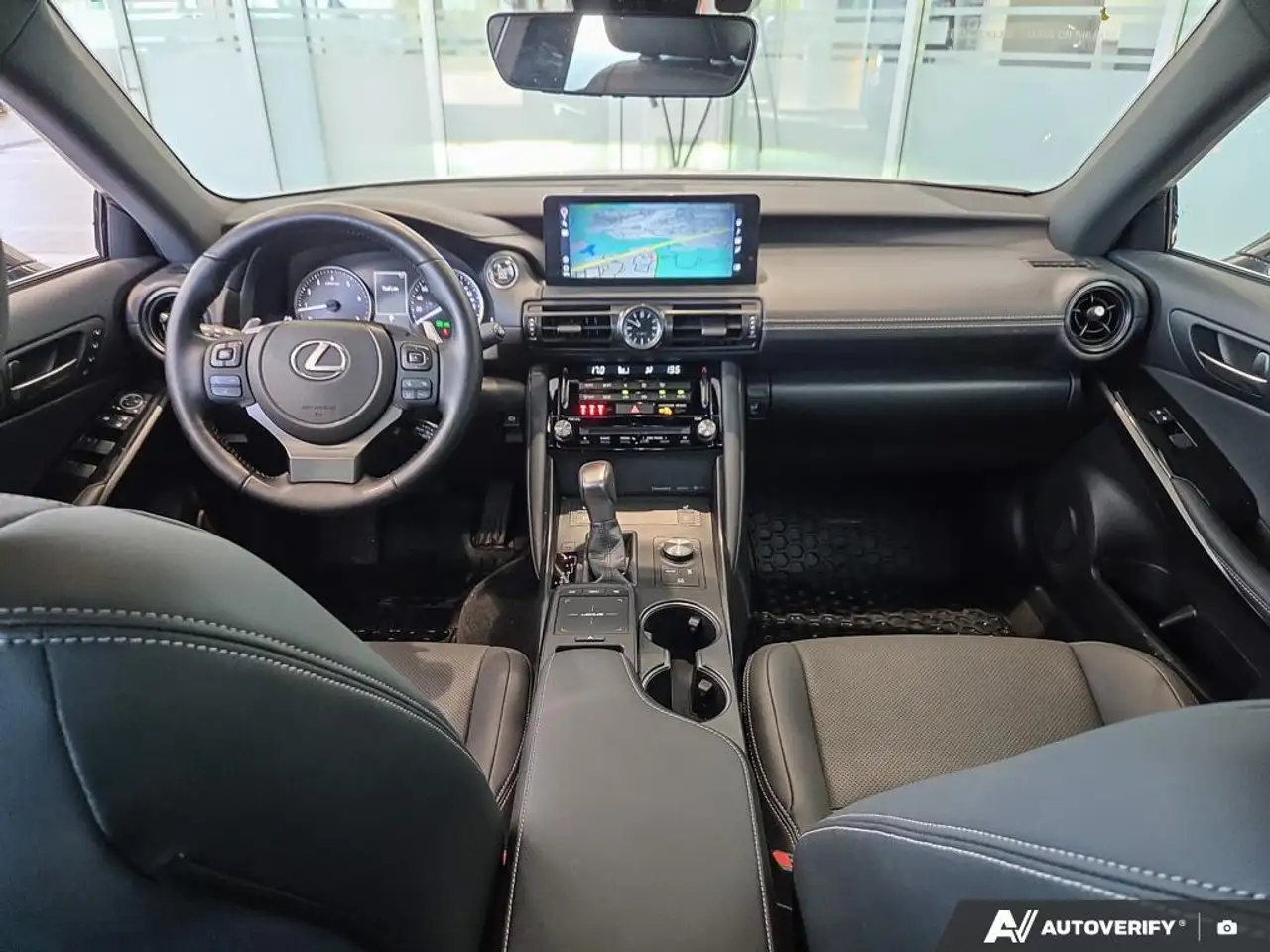 Lexus IS снимка Lexus IS