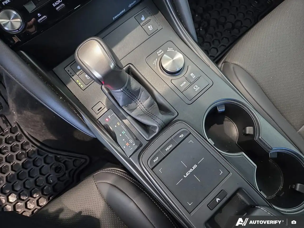 Lexus IS снимка Lexus IS