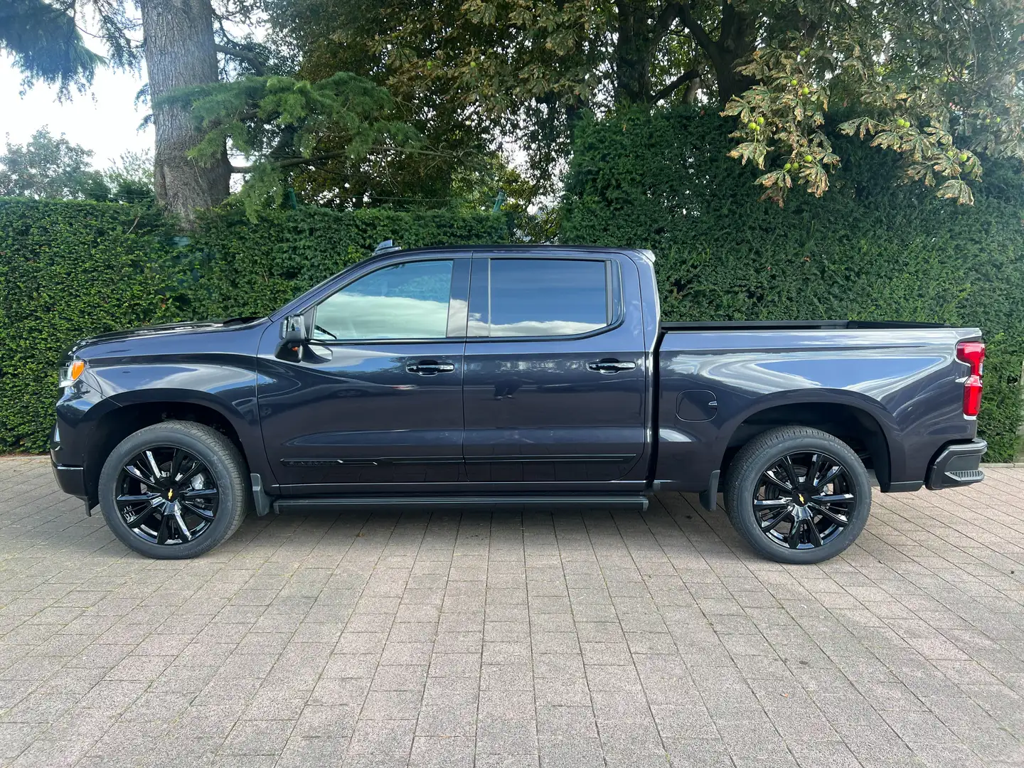 Chevrolet Silverado DEMO 2023 Black pack 6.2 V8 €69.900,- excl btw Gris - 2