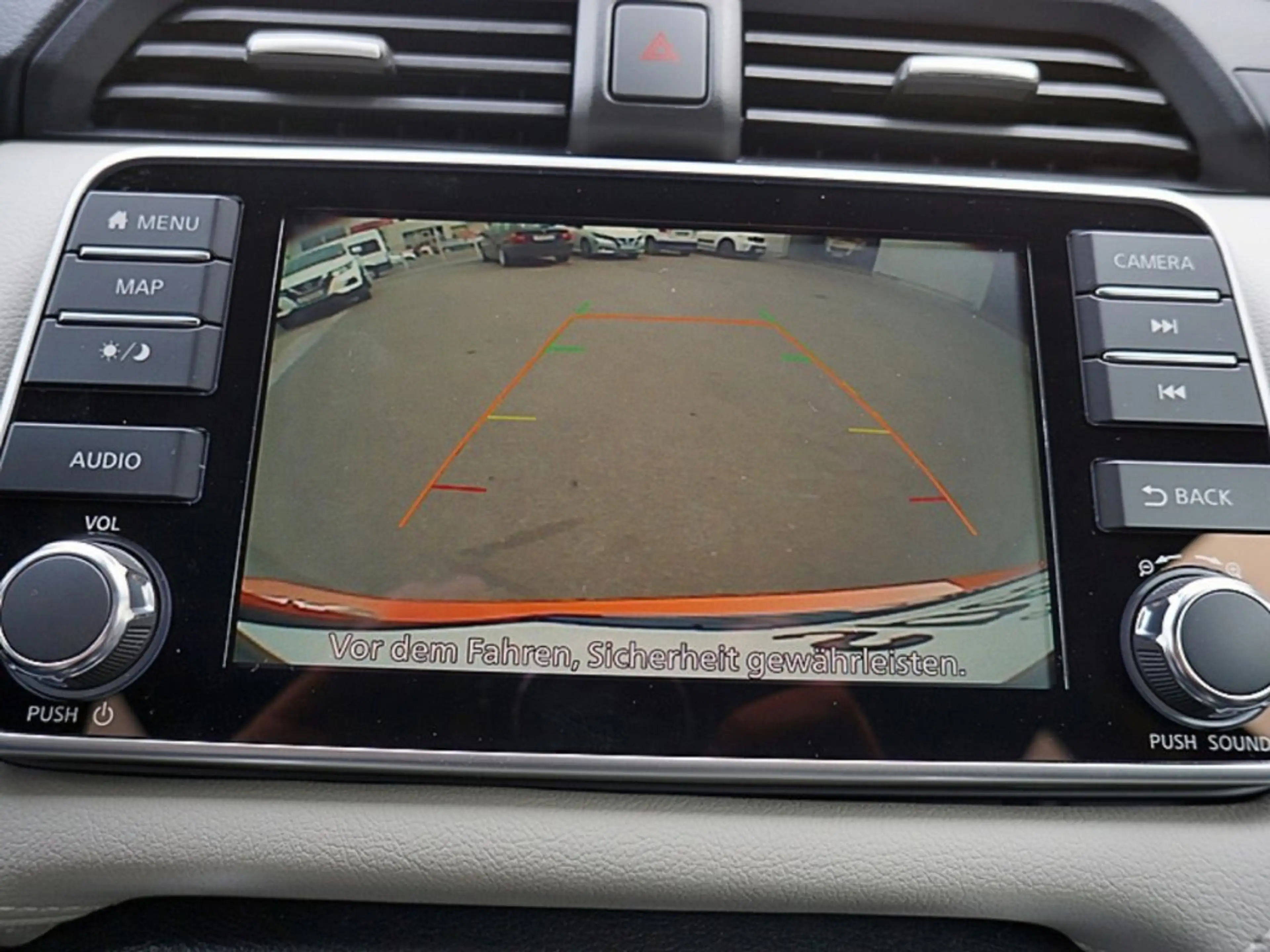 Nissan Micra 0.9 5MT TEKNA INT ORANGE — photo 10