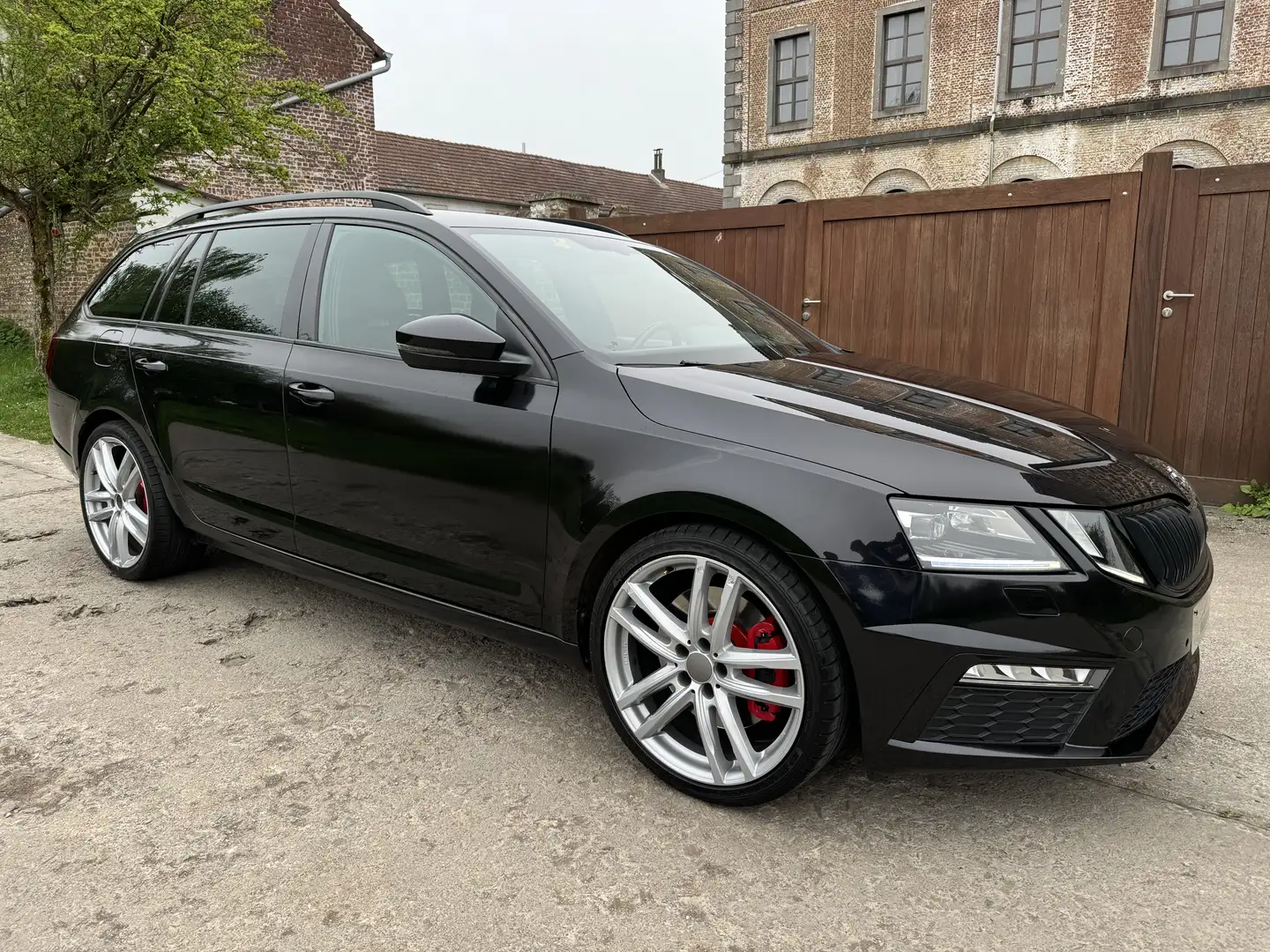 Skoda Octavia SW RS 2.0 TFSI *DEGATS VOIR PHOTOS* Noir - 1