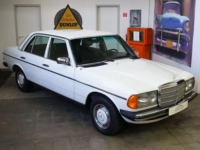 Mercedes-Benz 300 W123 original 19.980km mit Klimaanlage und H-Kennz