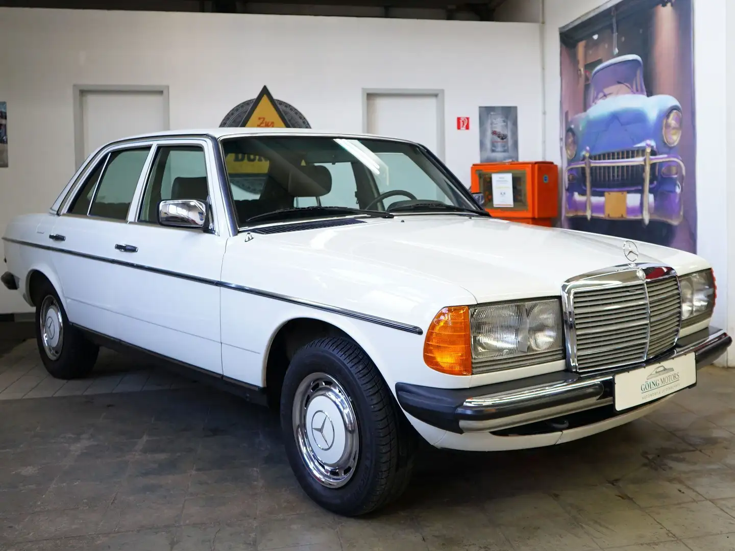 Mercedes-Benz 300 W123 original 19.980km mit Klimaanlage und H-Kennz Alb - 2