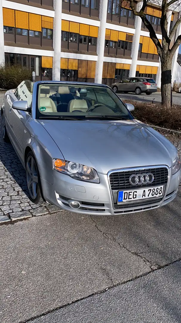 Audi A4 Cabriolet 2.7 TDI DPF multitronic Silber - 1