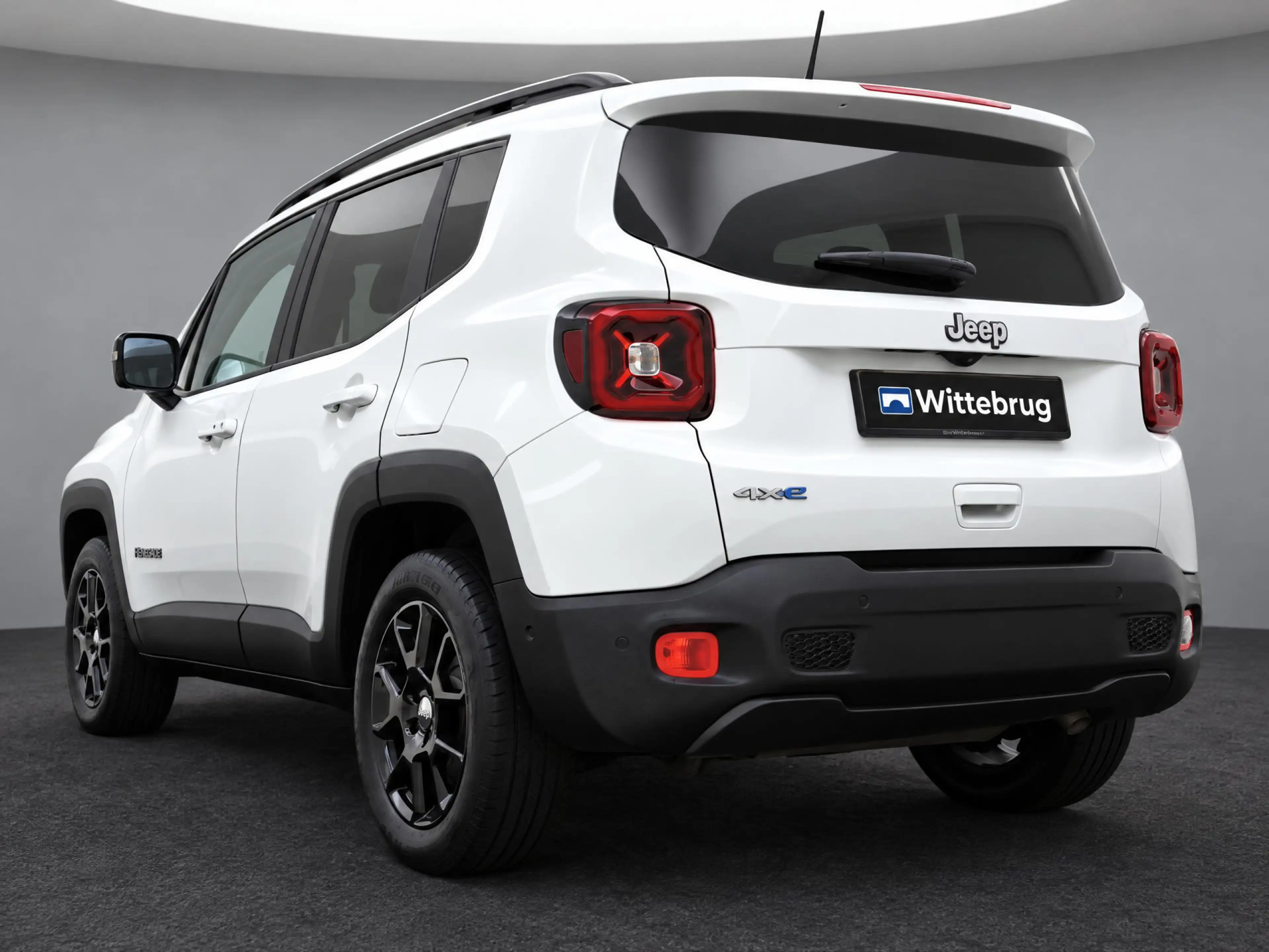 Jeep Renegade 4xe 190 Plug-in Hybrid Electric Limited PACK BLACK — photo 5