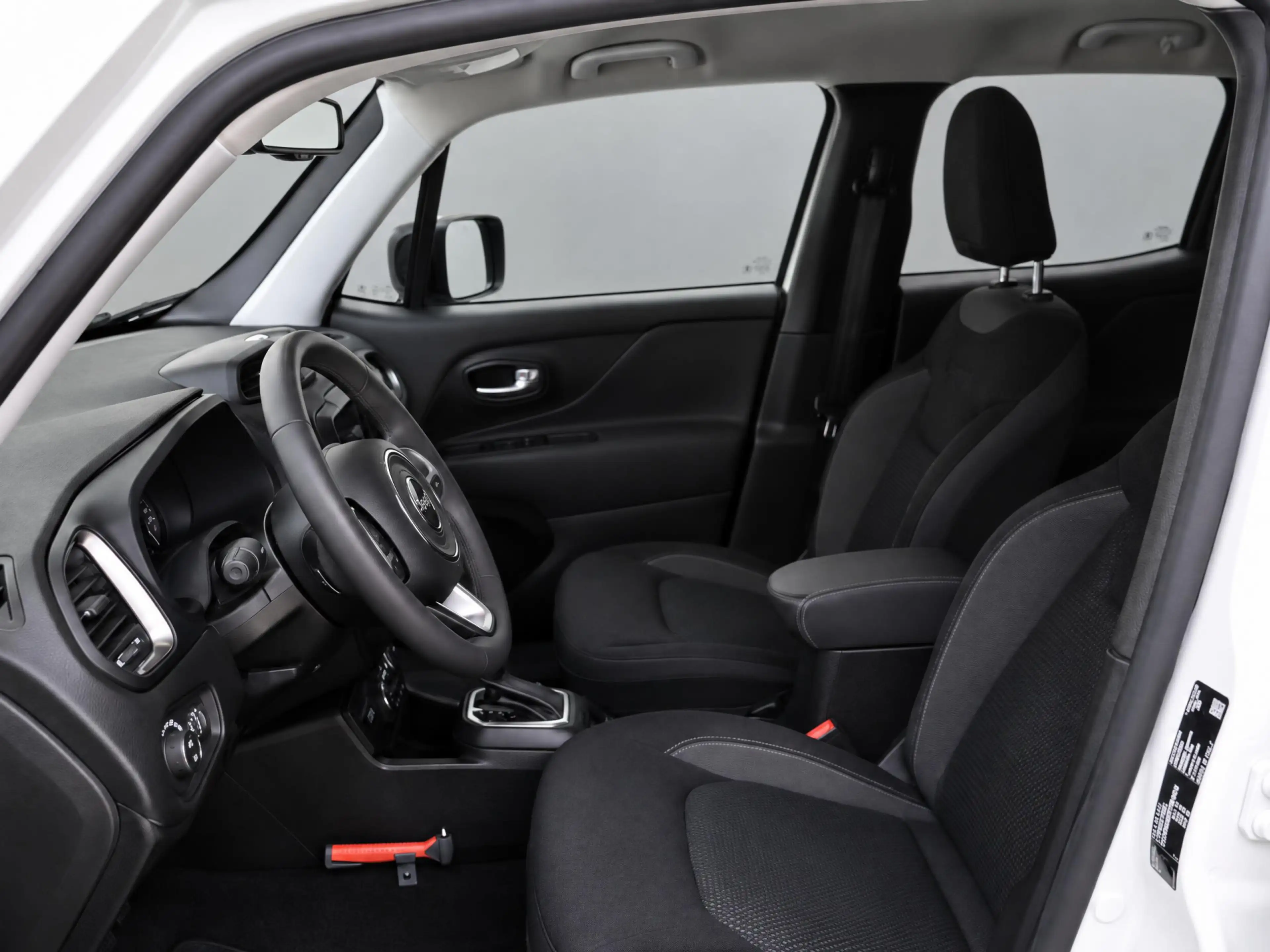Jeep Renegade 4xe 190 Plug-in Hybrid Electric Limited PACK BLACK — photo 13