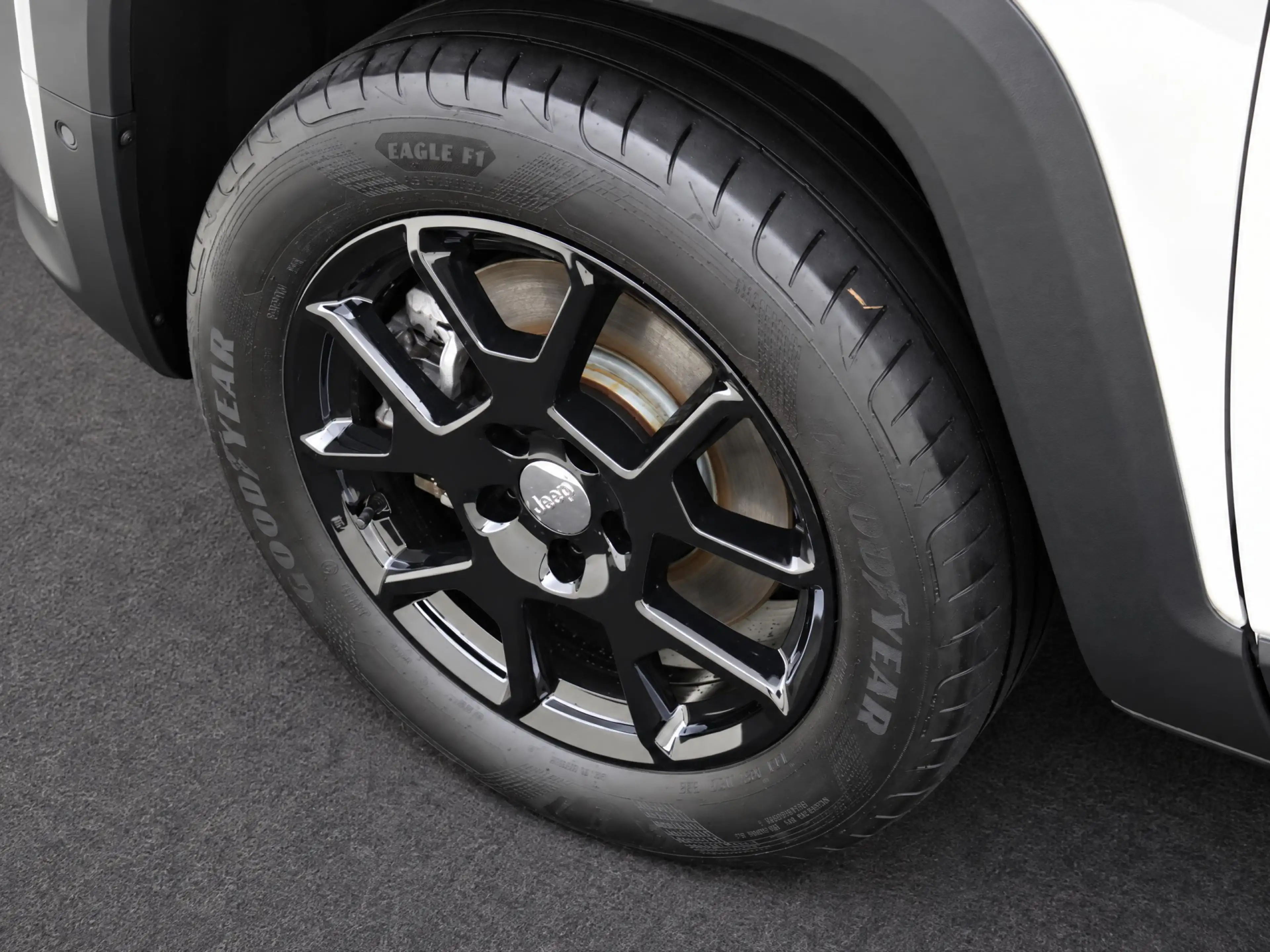 Jeep Renegade 4xe 190 Plug-in Hybrid Electric Limited PACK BLACK — photo 7