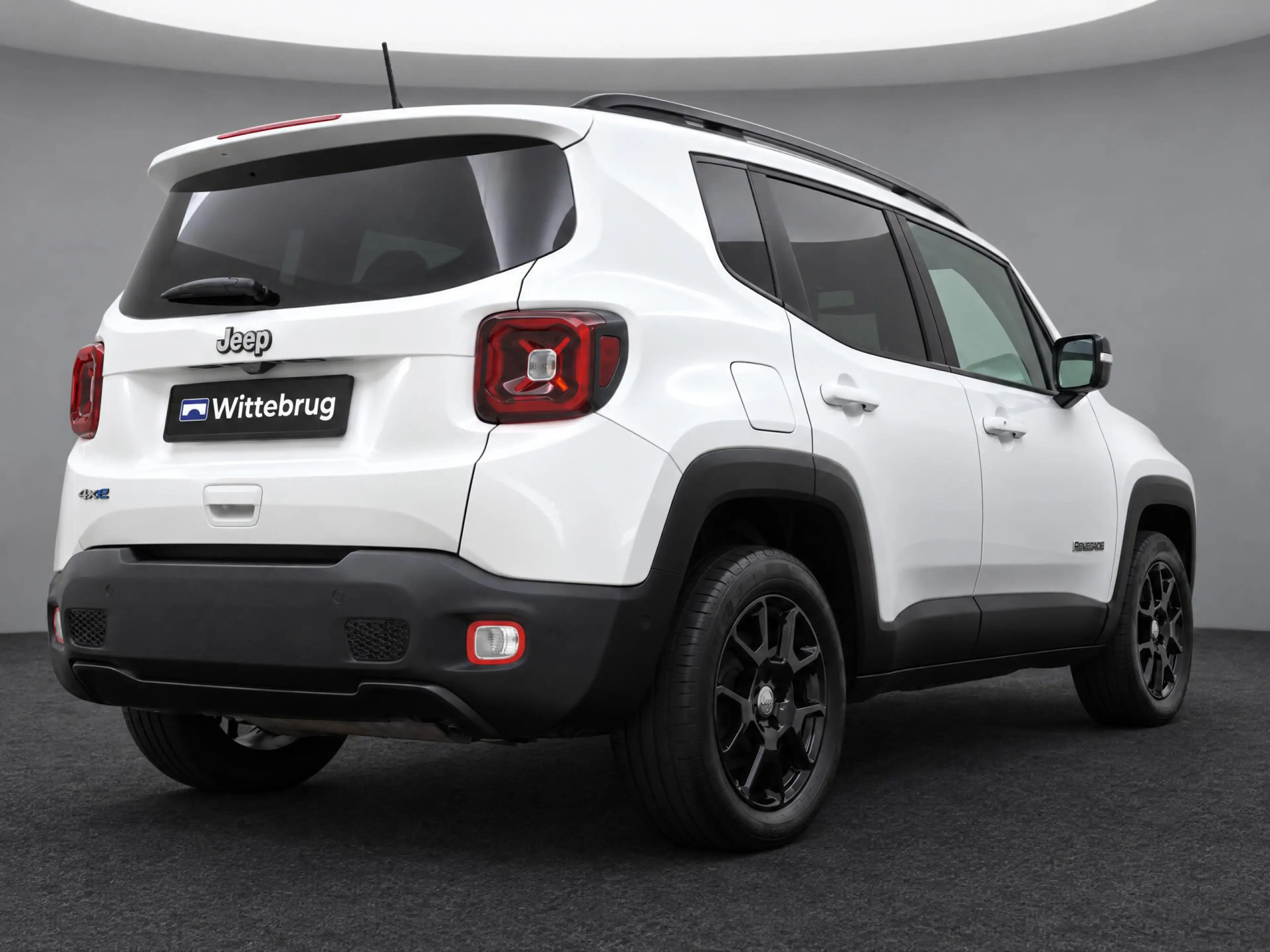 Jeep Renegade 4xe 190 Plug-in Hybrid Electric Limited PACK BLACK — photo 4