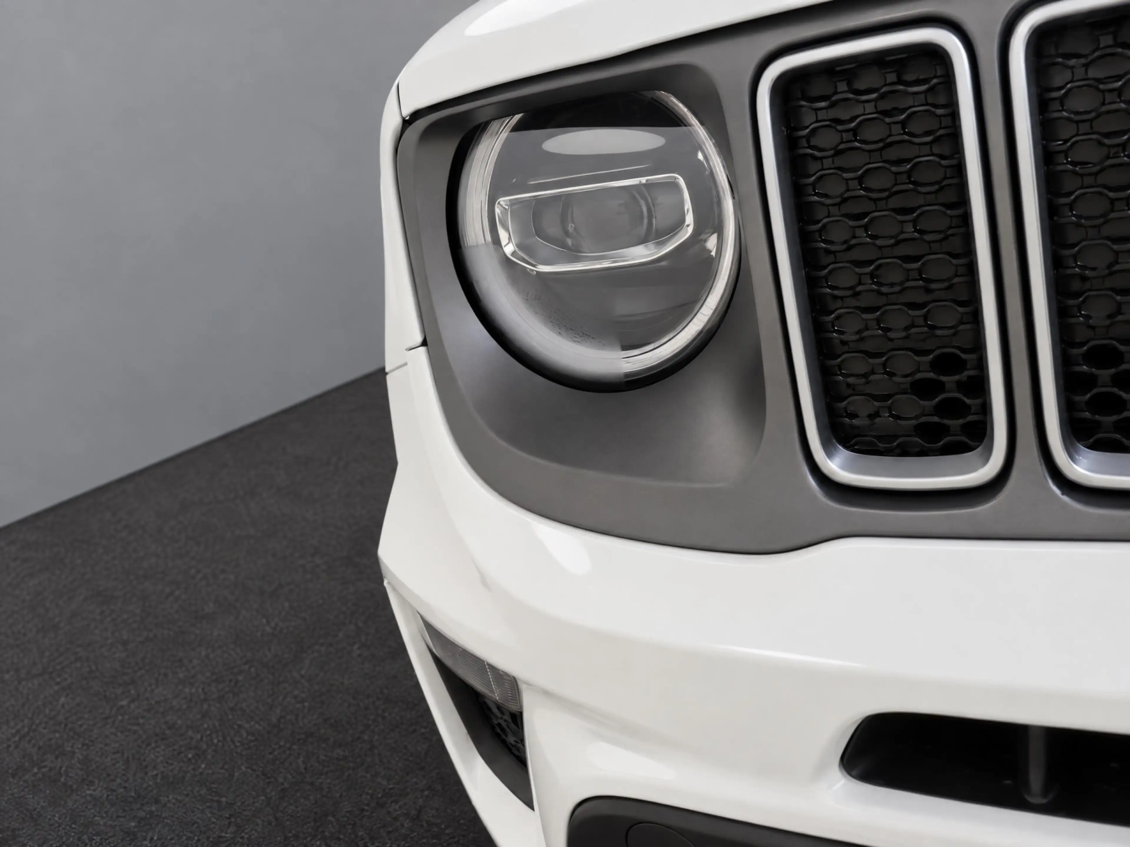 Jeep Renegade 4xe 190 Plug-in Hybrid Electric Limited PACK BLACK — photo 11