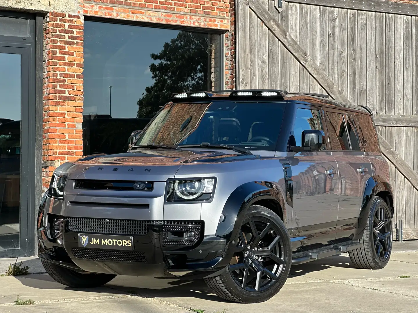 Land Rover Defender 110 D250 X-Dynamic S ** URBAN PACK ** - 2