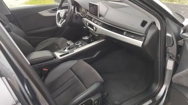 Audi A4 view 10