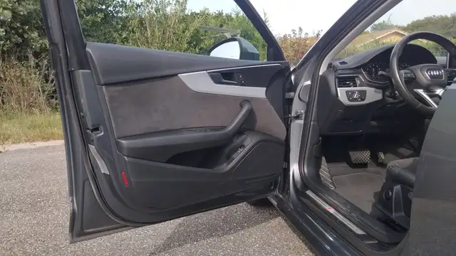 Audi A4 view 7