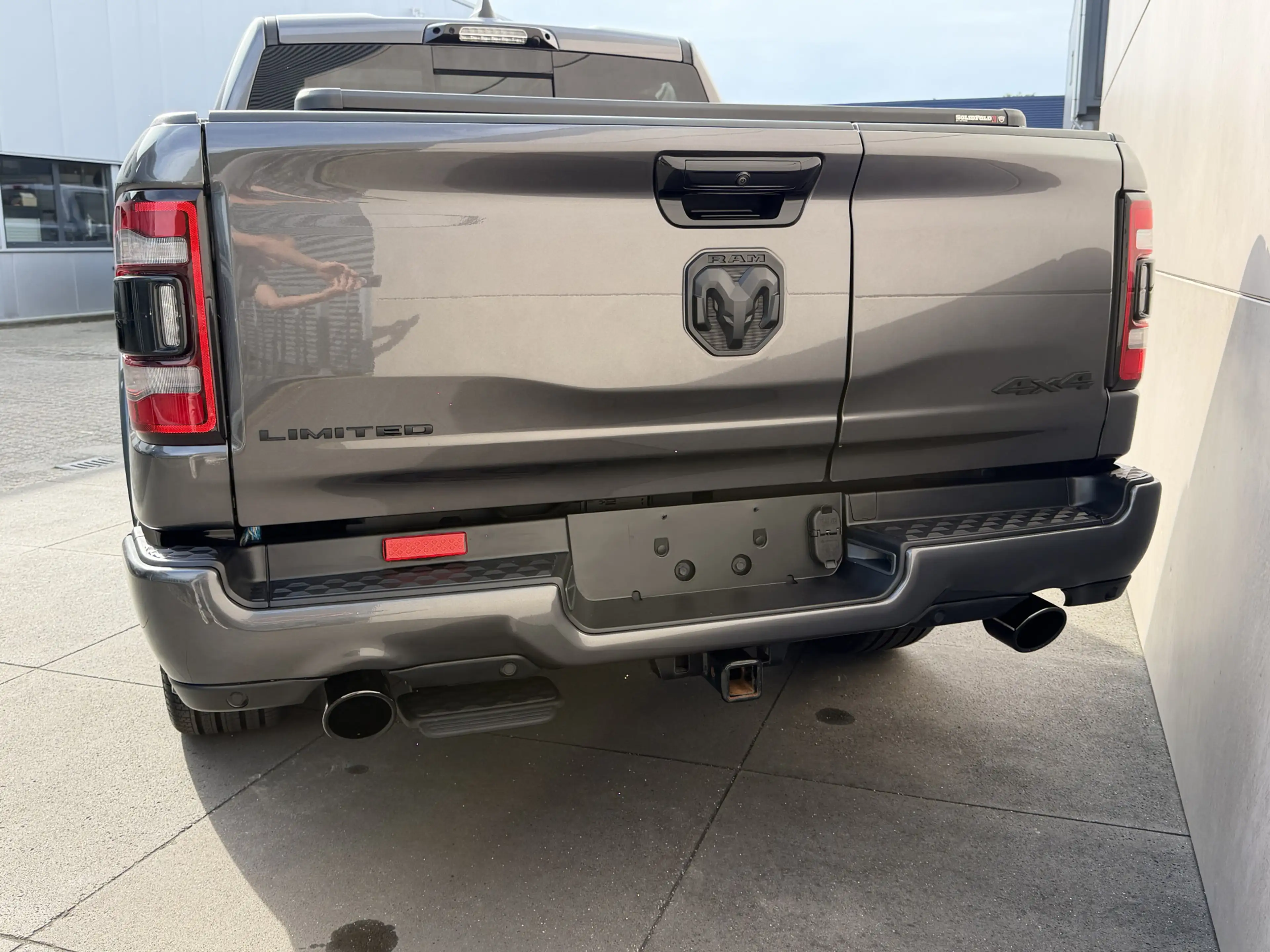 Dodge RAM 1500 5.7 V8 4x4 Crew Cab Limited Luchtvering-Pano- — photo 25