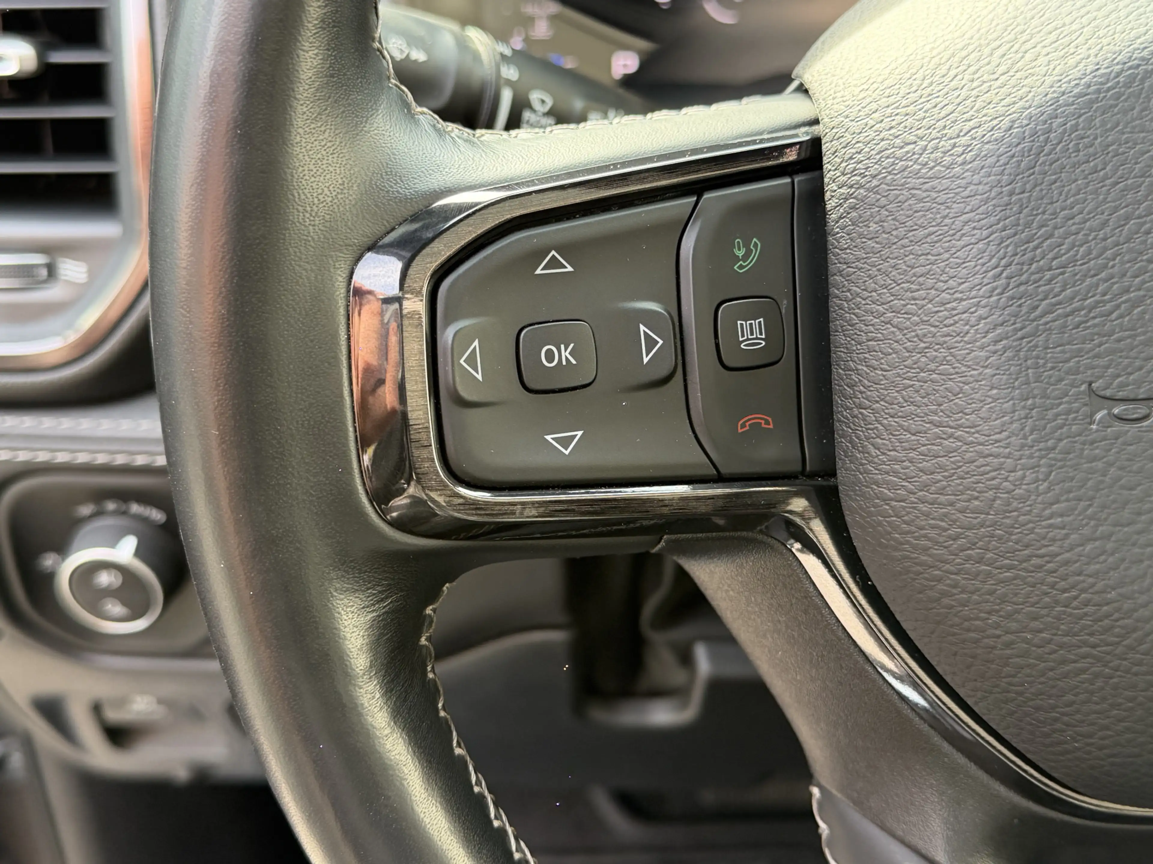 Dodge RAM 1500 5.7 V8 4x4 Crew Cab Limited Luchtvering-Pano- — photo 10