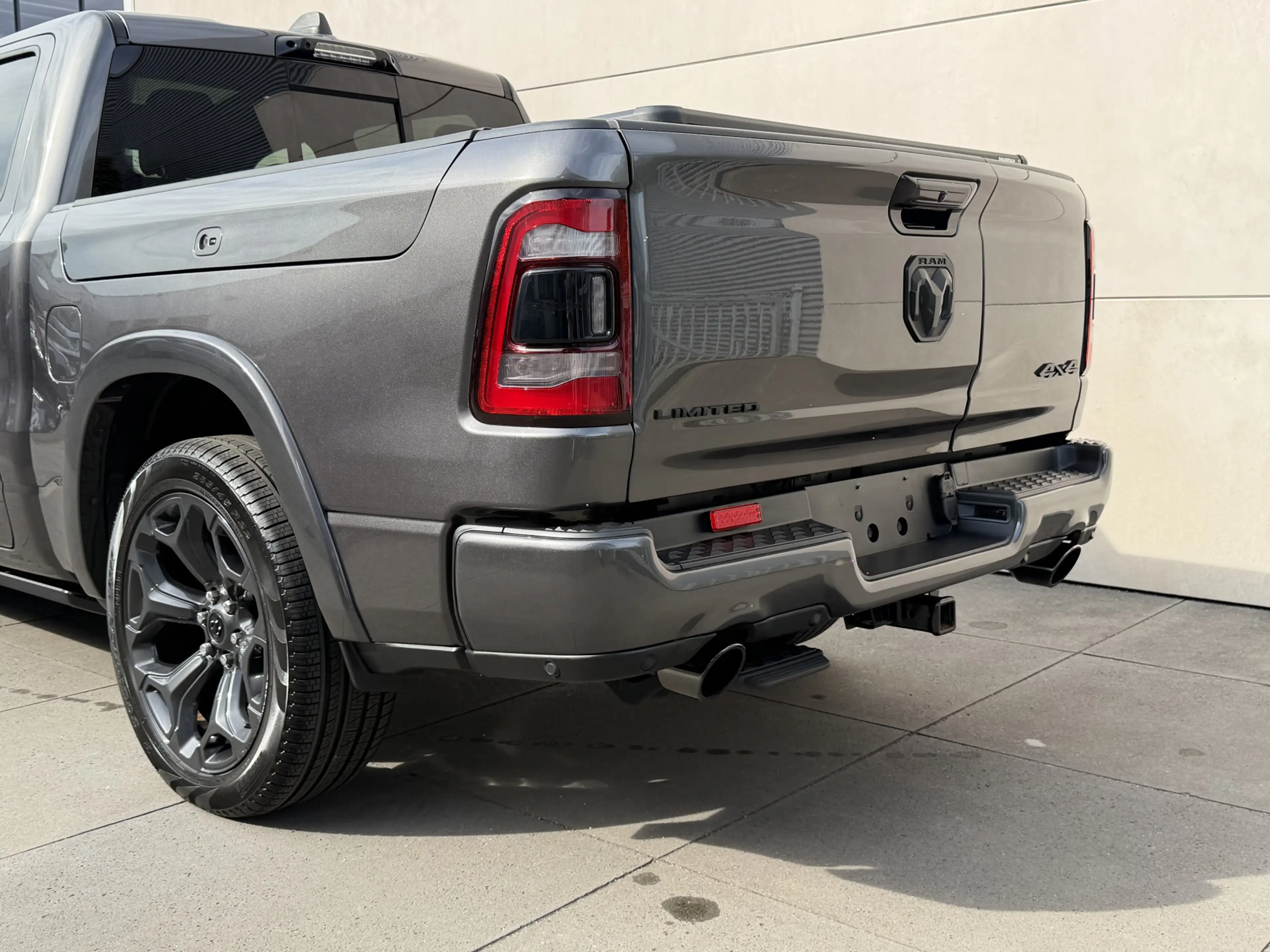 Dodge RAM 1500 5.7 V8 4x4 Crew Cab Limited Luchtvering-Pano- — photo 20