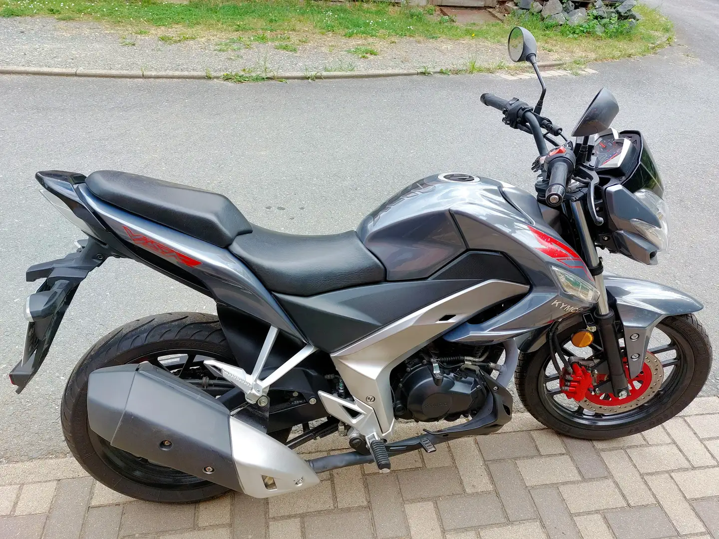 Kymco Visar 125i TÜV-7-2026, nur 3500 Km, Durchsicht 05/2025 srebrna - 1
