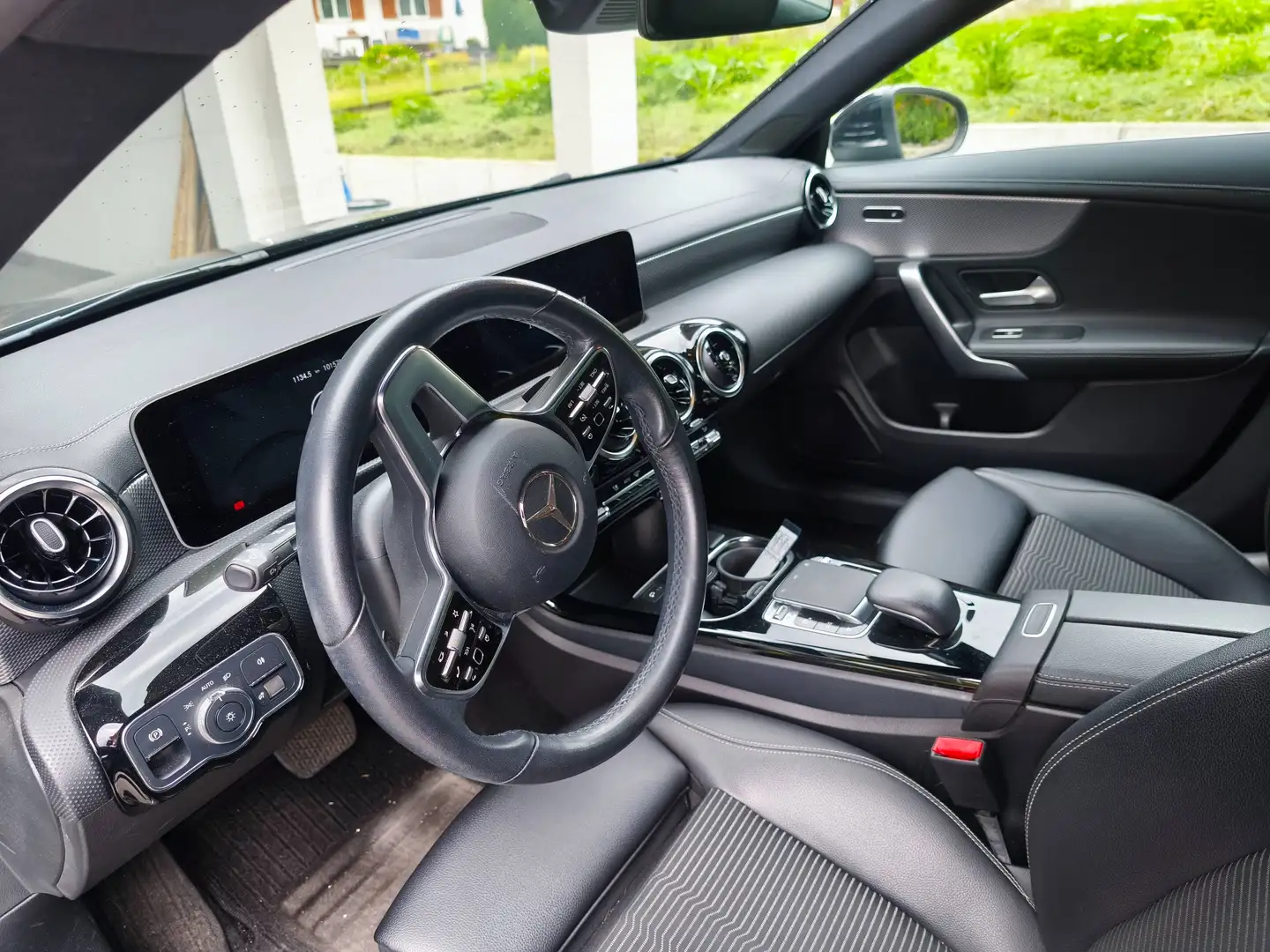 Mercedes-Benz CLA 220 CLA 220 Progressive Line Schwarz - 2