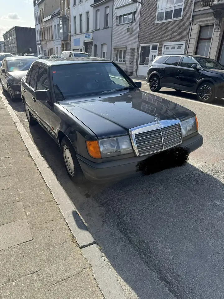 Mercedes-Benz 300 W124 300D Automatic, foto 2