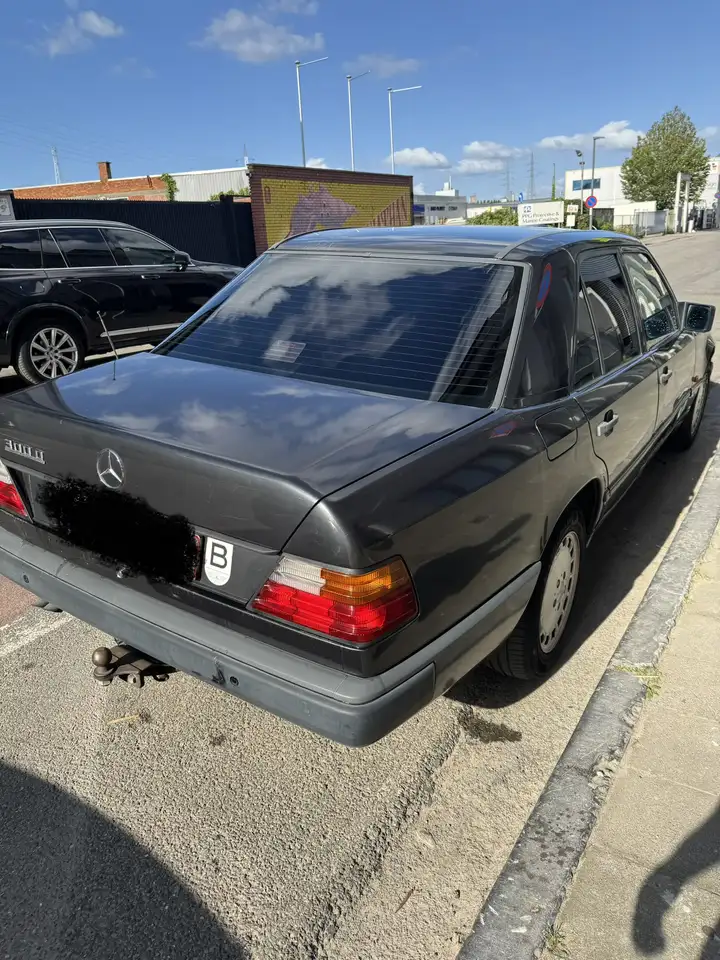 Mercedes-Benz 300 W124 300D Automatic, foto 4