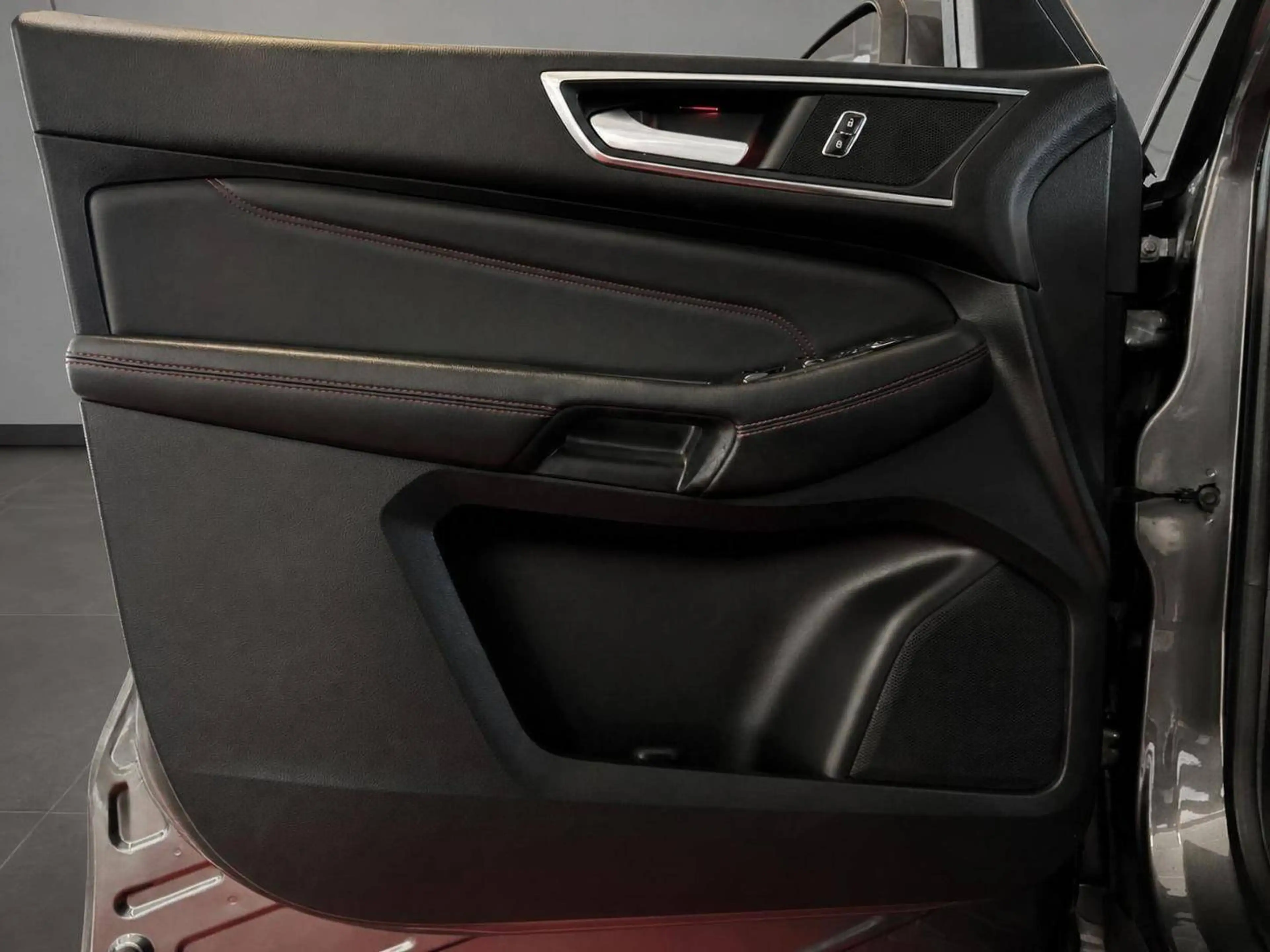 Ford S-Max ST-Line/Kamera/Pano/AHK/7.Sitzer — photo 13