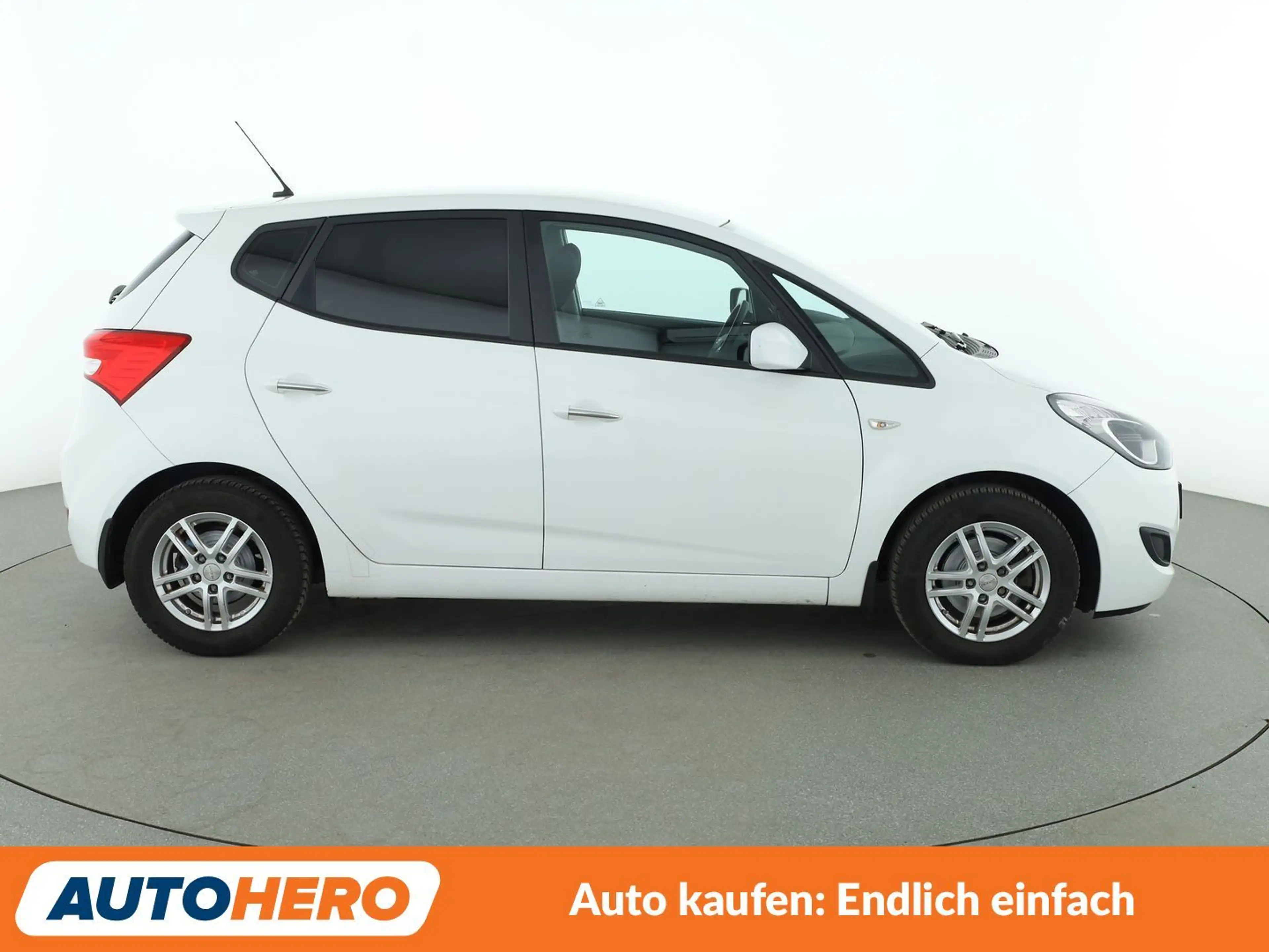 Hyundai iX20 1.6 Space blue *PDC*SHZ*ALU*KLIMA* — photo 7