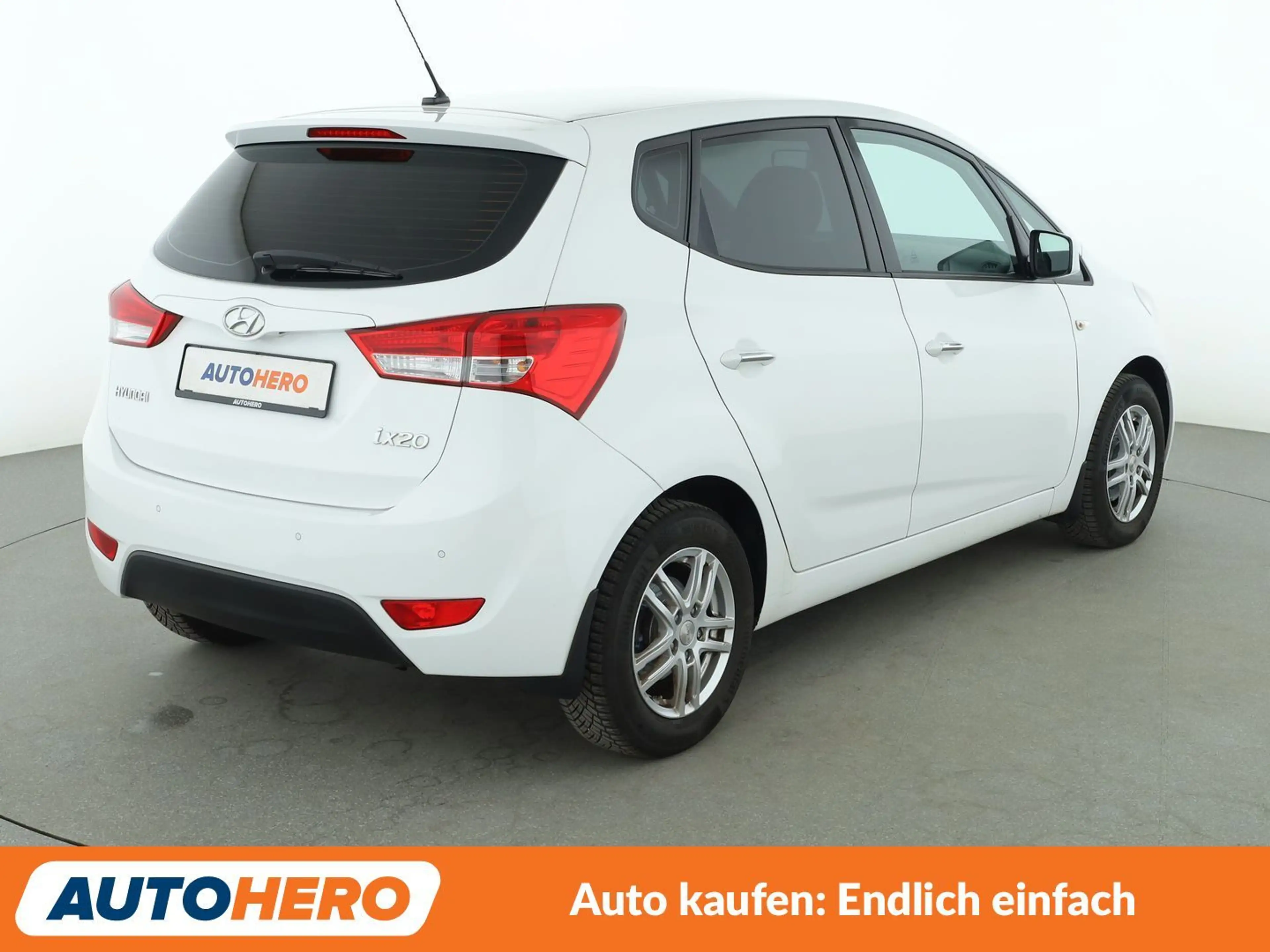 Hyundai iX20 1.6 Space blue *PDC*SHZ*ALU*KLIMA* — photo 6