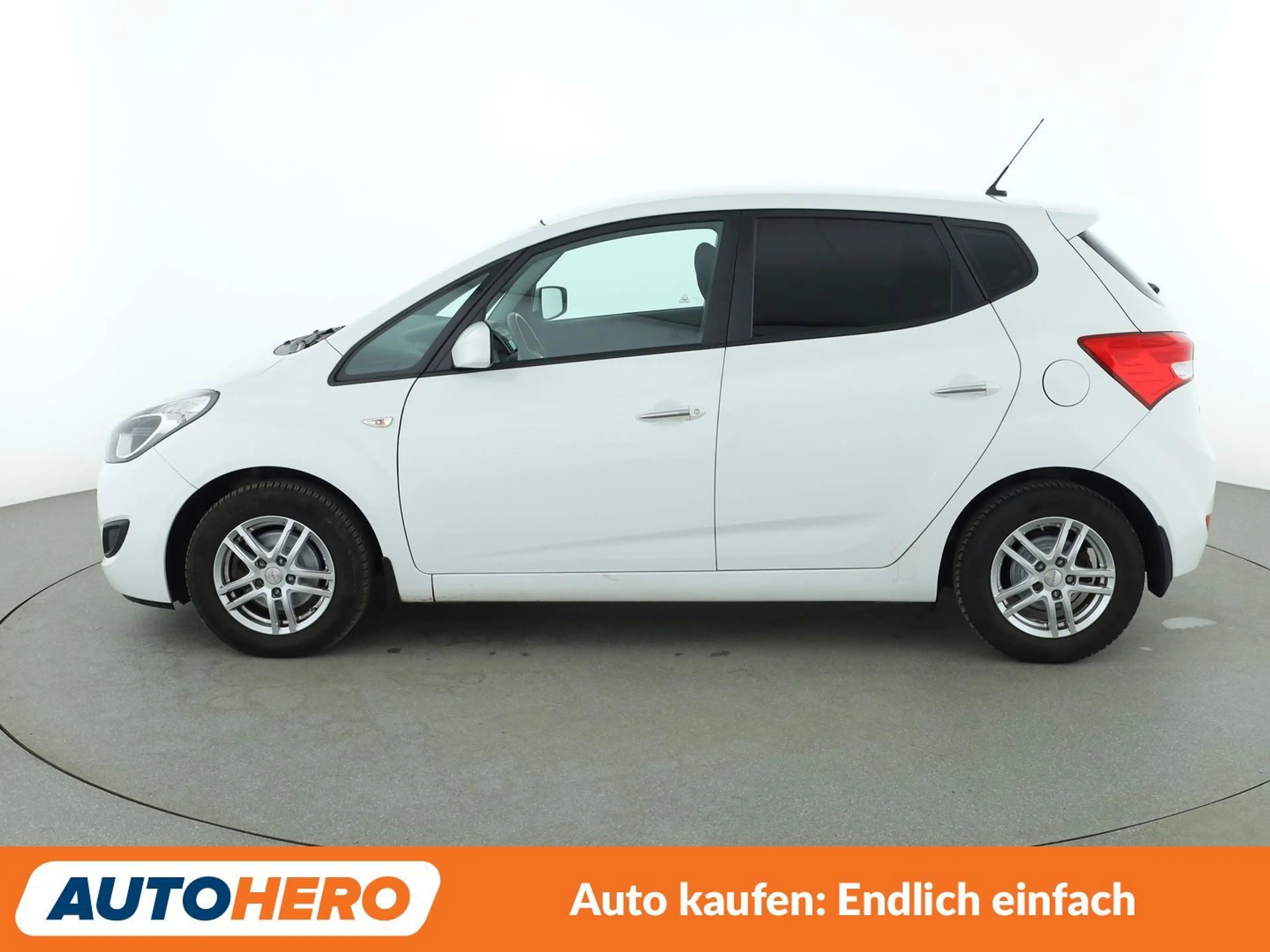 Hyundai iX20 1.6 Space blue *PDC*SHZ*ALU*KLIMA* — photo 3