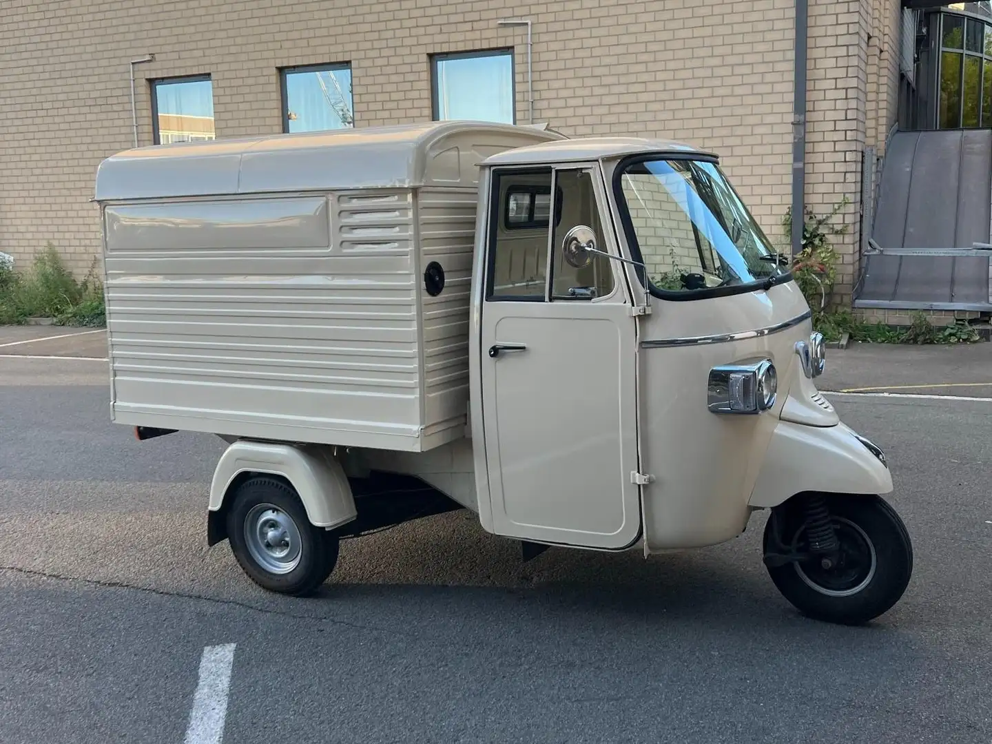 Piaggio Ape 400 Classic 2021 Alb - 2