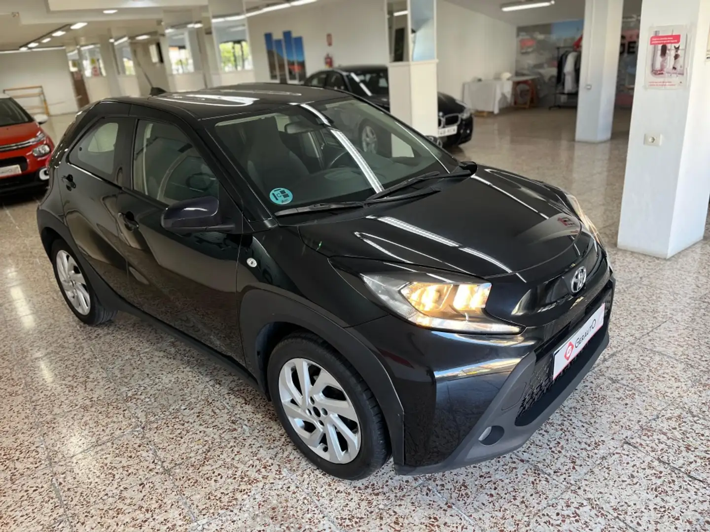 Toyota Aygo Play Negro - 2