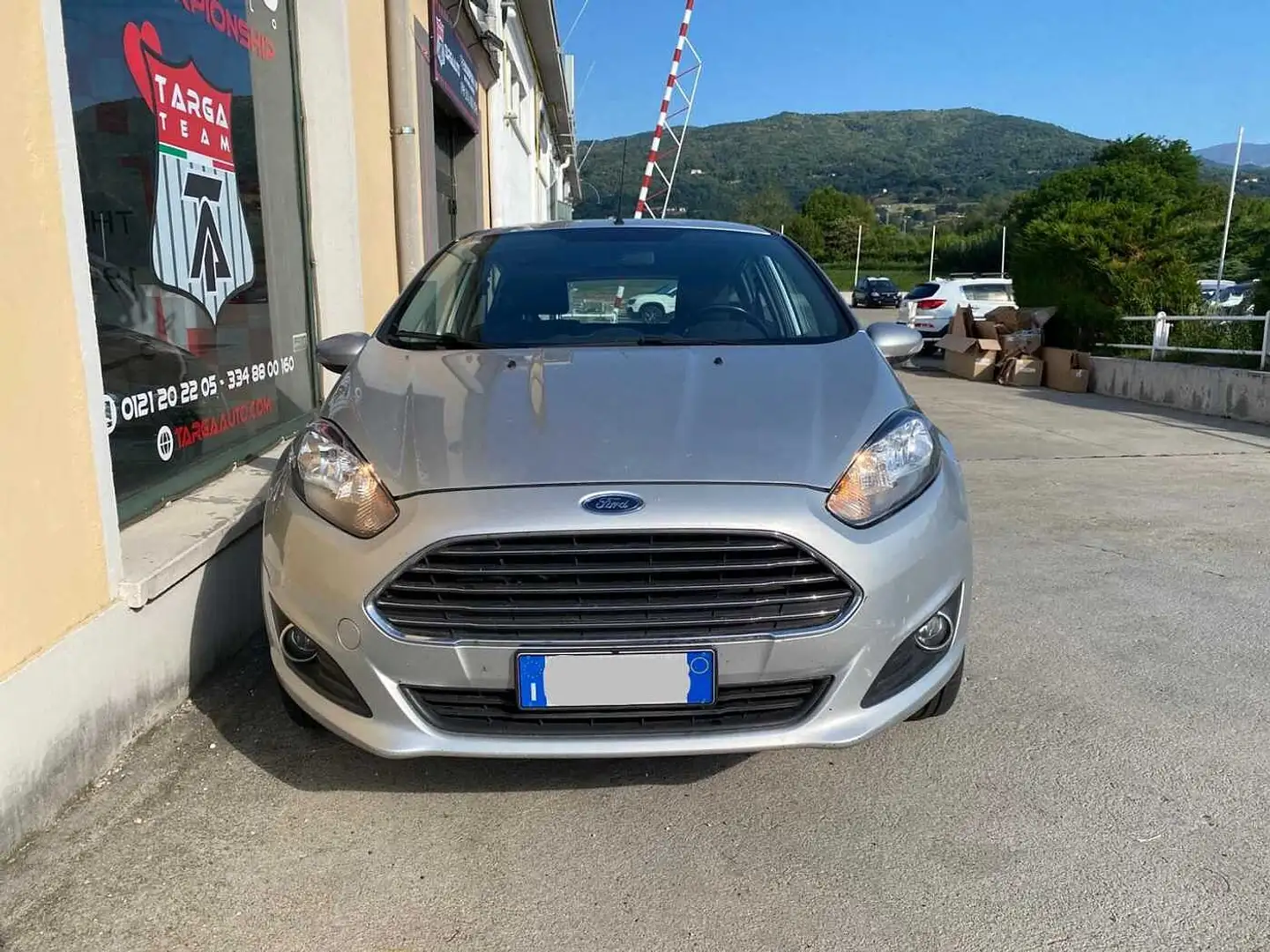 Ford Fiesta 1.0 80CV 5 porte Grijs - 2