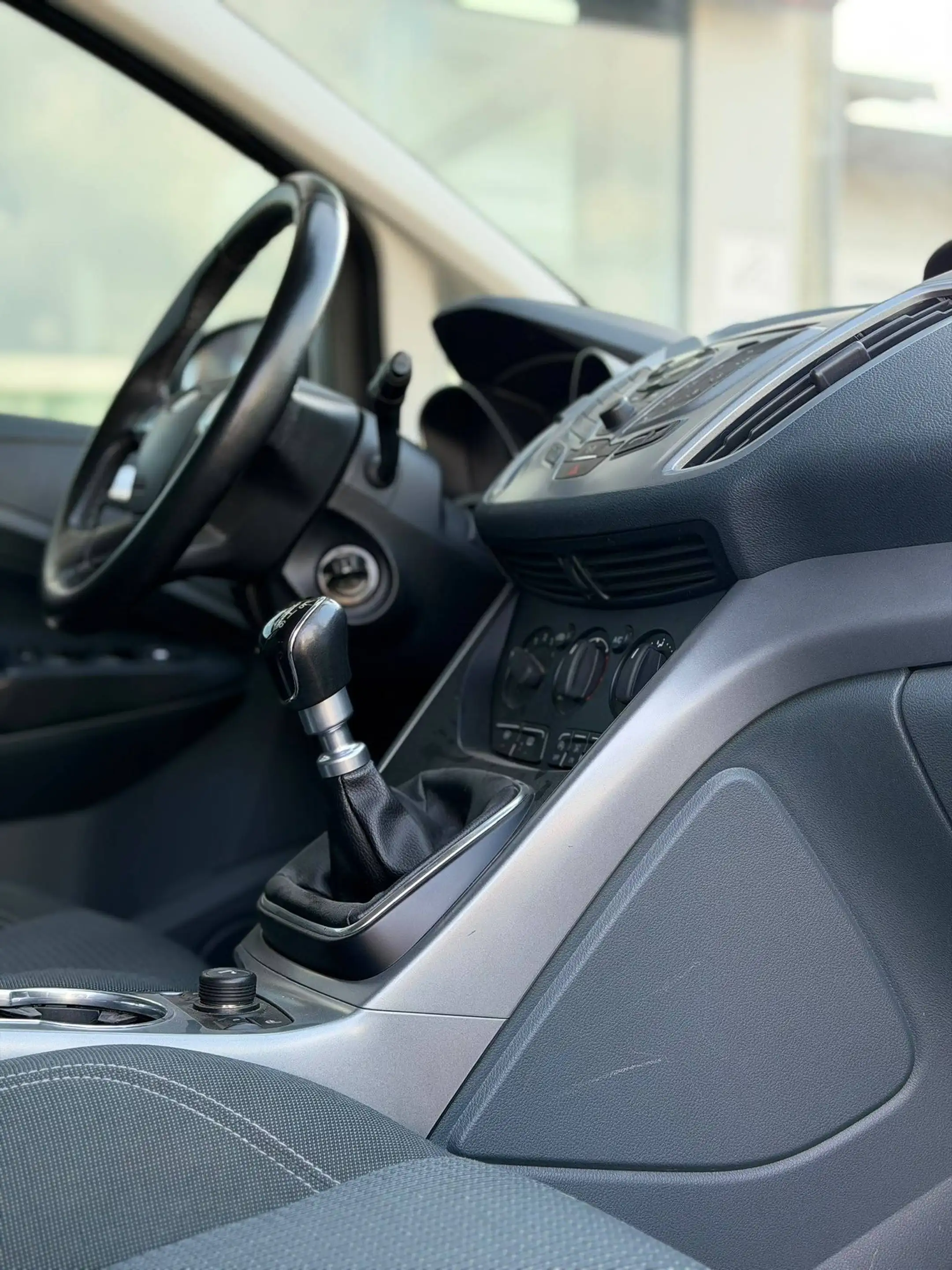 Ford C-Max Champions Edition — photo 22