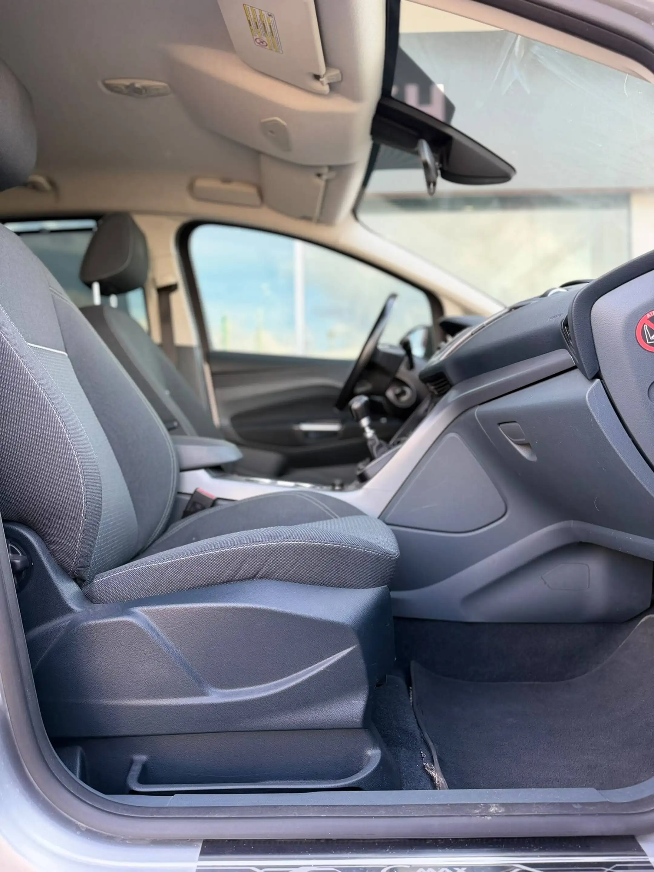 Ford C-Max Champions Edition — photo 21