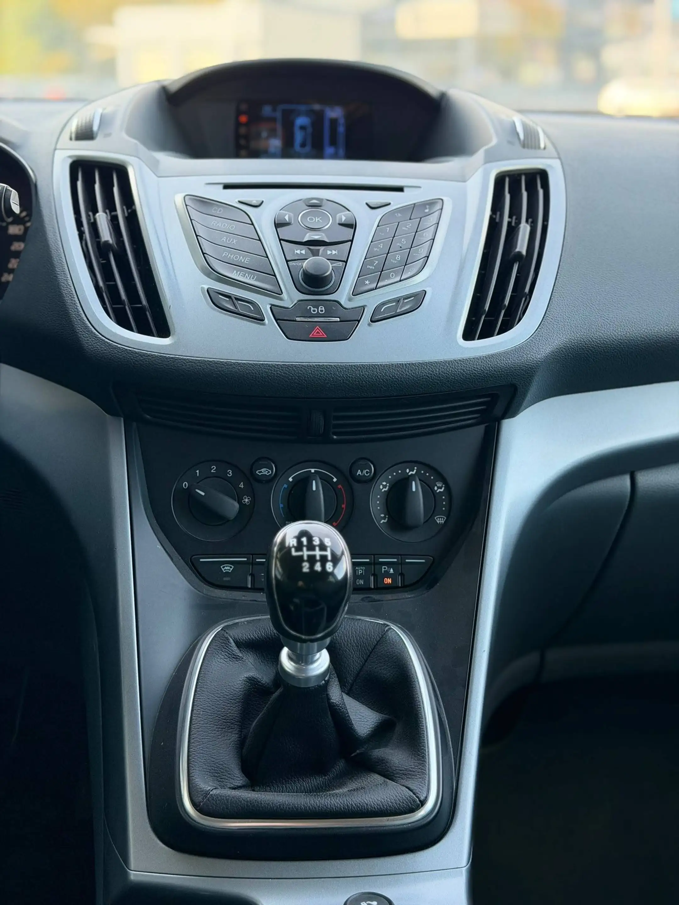 Ford C-Max Champions Edition — photo 14