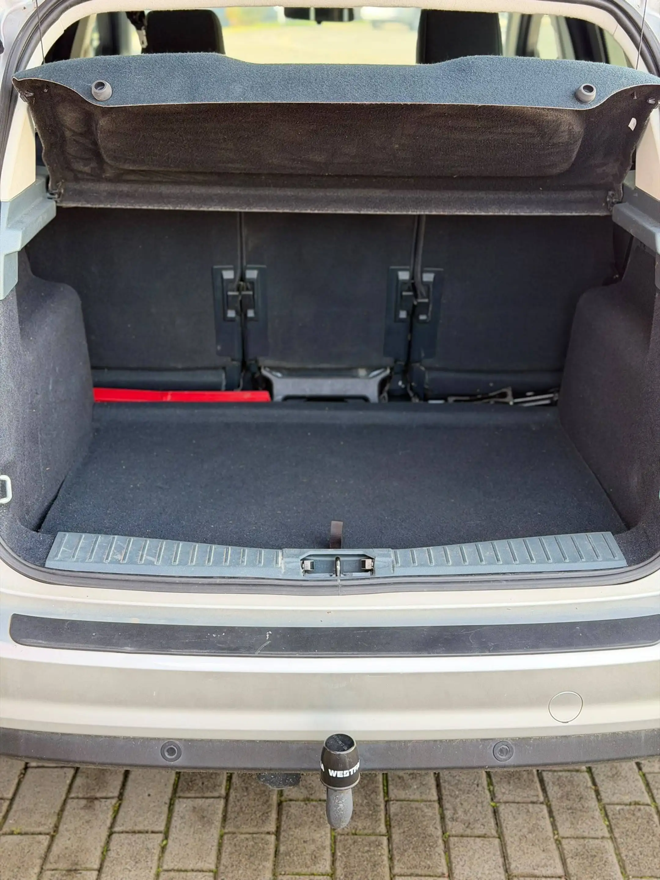 Ford C-Max Champions Edition — photo 17