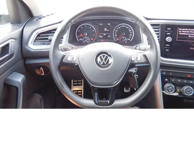 Volkswagen T-Roc view 8