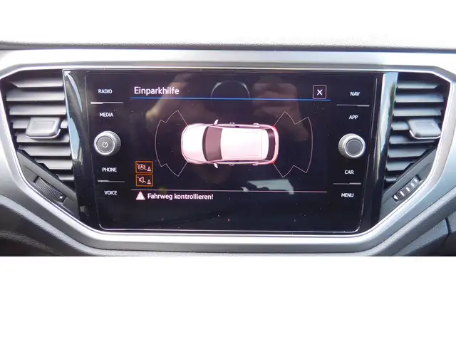Volkswagen T-Roc view 6