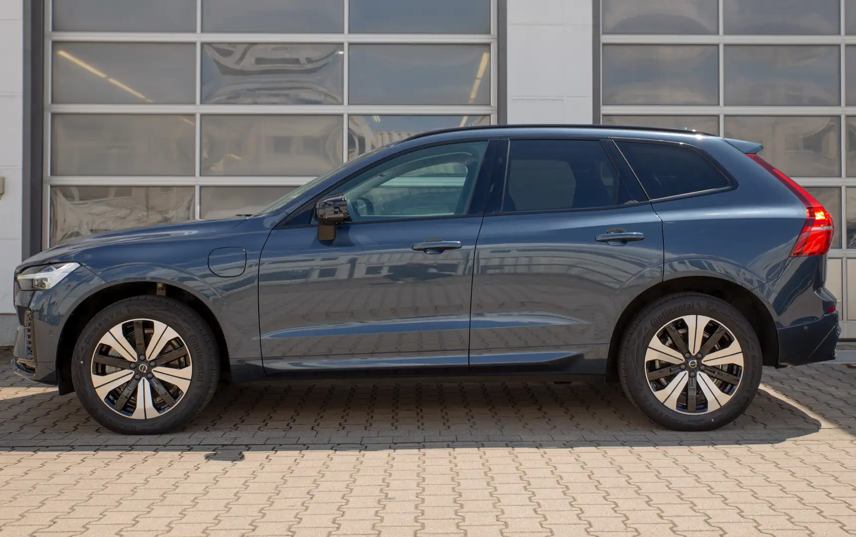 Volvo XC60 T6 Plus Dark Recharge AWD*SHD*StHz.*ACC*360°* Blau - 2